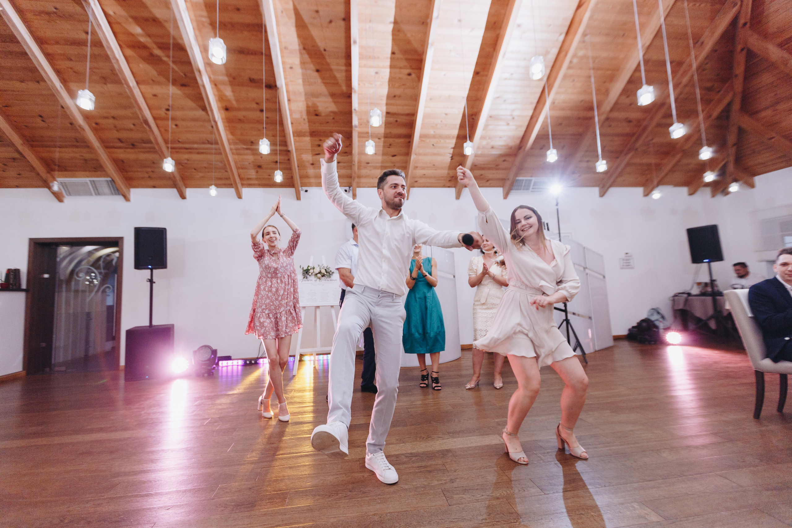 Свадебная фото и видео съёмка на усадьбе Хорошее место в Гомеле. Свадебный семейный фотограф и видеограф Гомель Минск Беларусь Европа