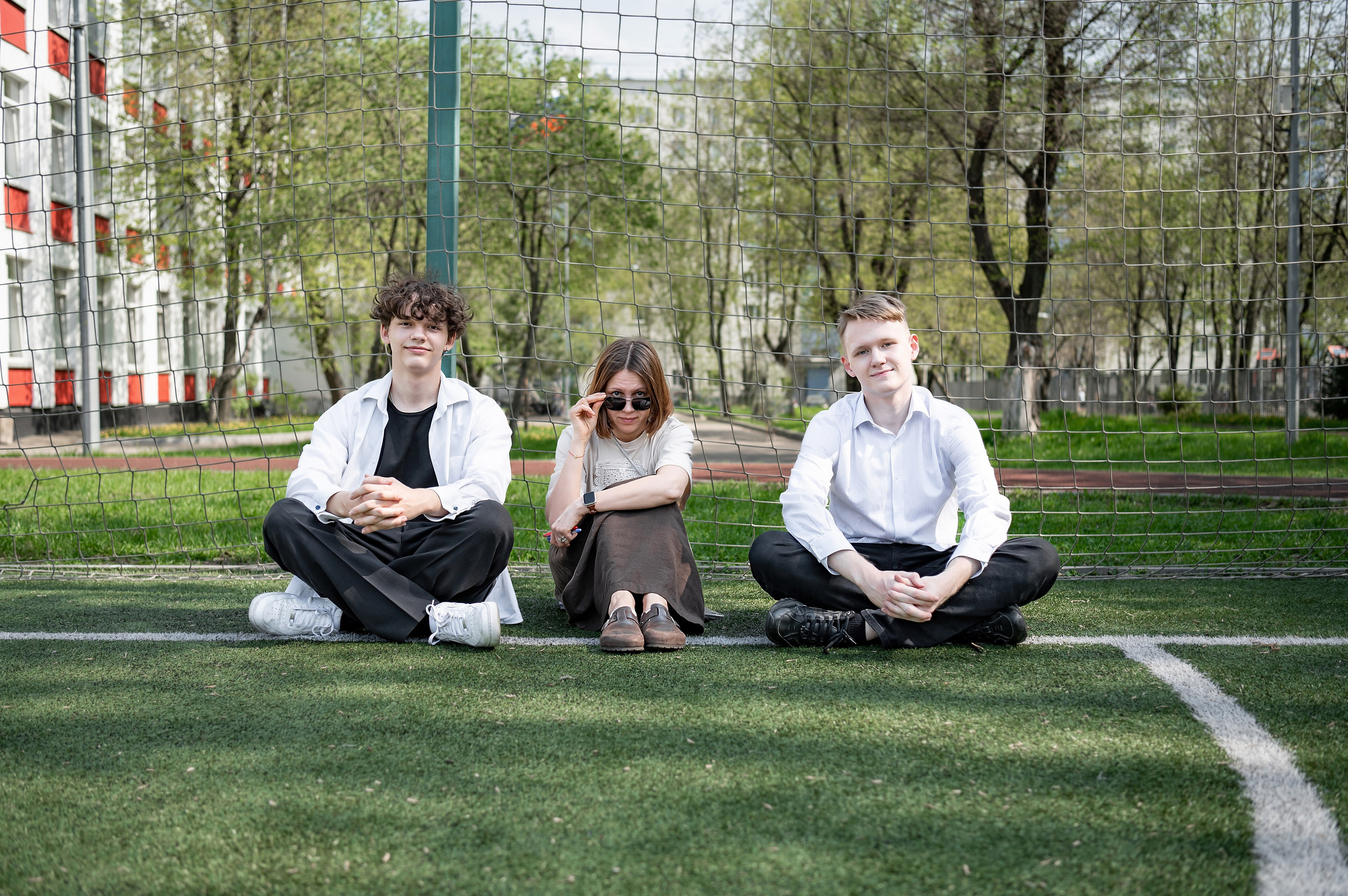 Фотосессия в классе и на территории школы. 9-М класс Школа 1568. Детский и семейный фотограф г. Москва Оксана Катаджи