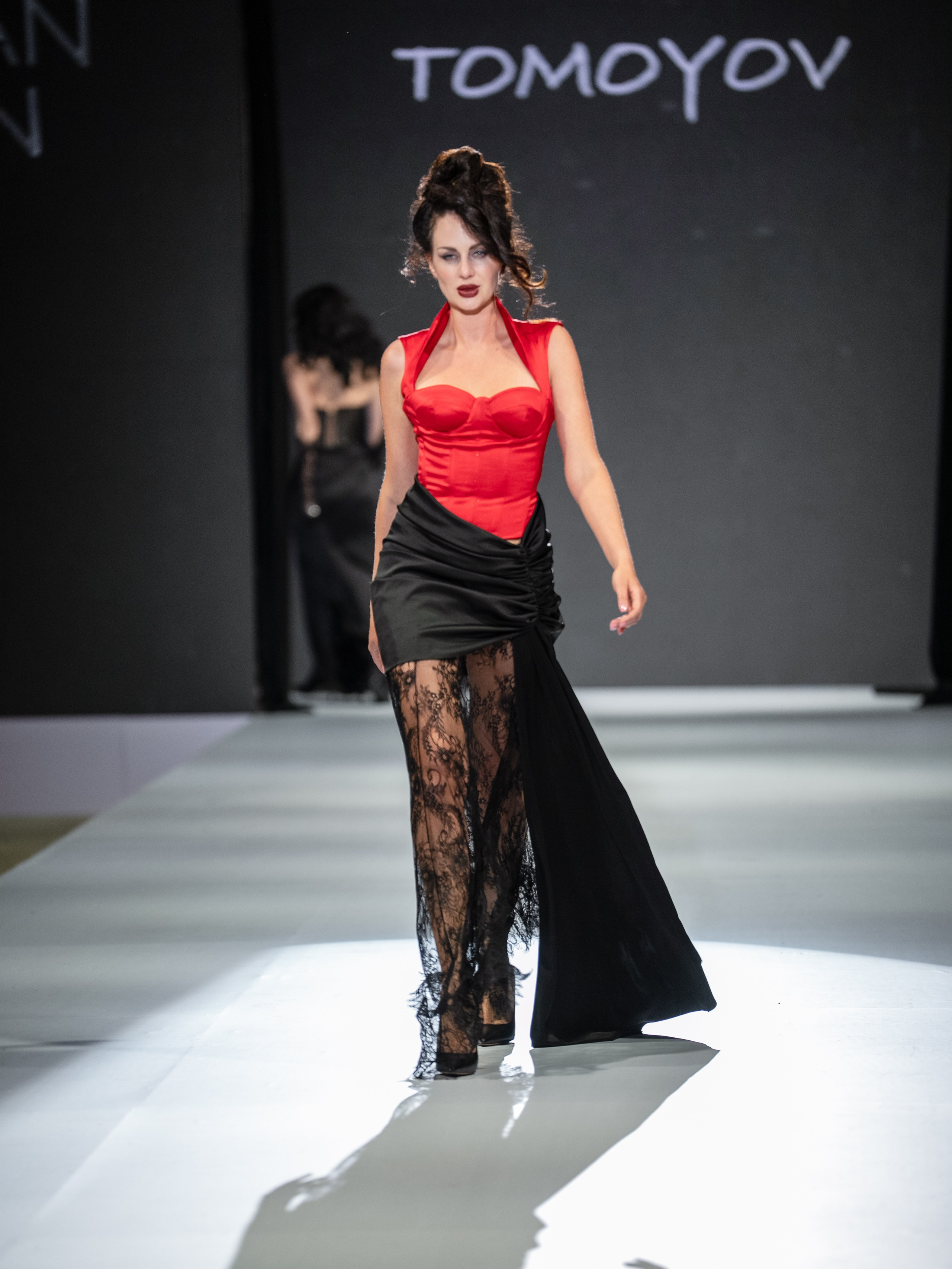 Eurasia Fashion Week Tomoyov. Сайт Алматинского НЮ АРТ, будуар и фэшн фотографа Дениса Карпенко