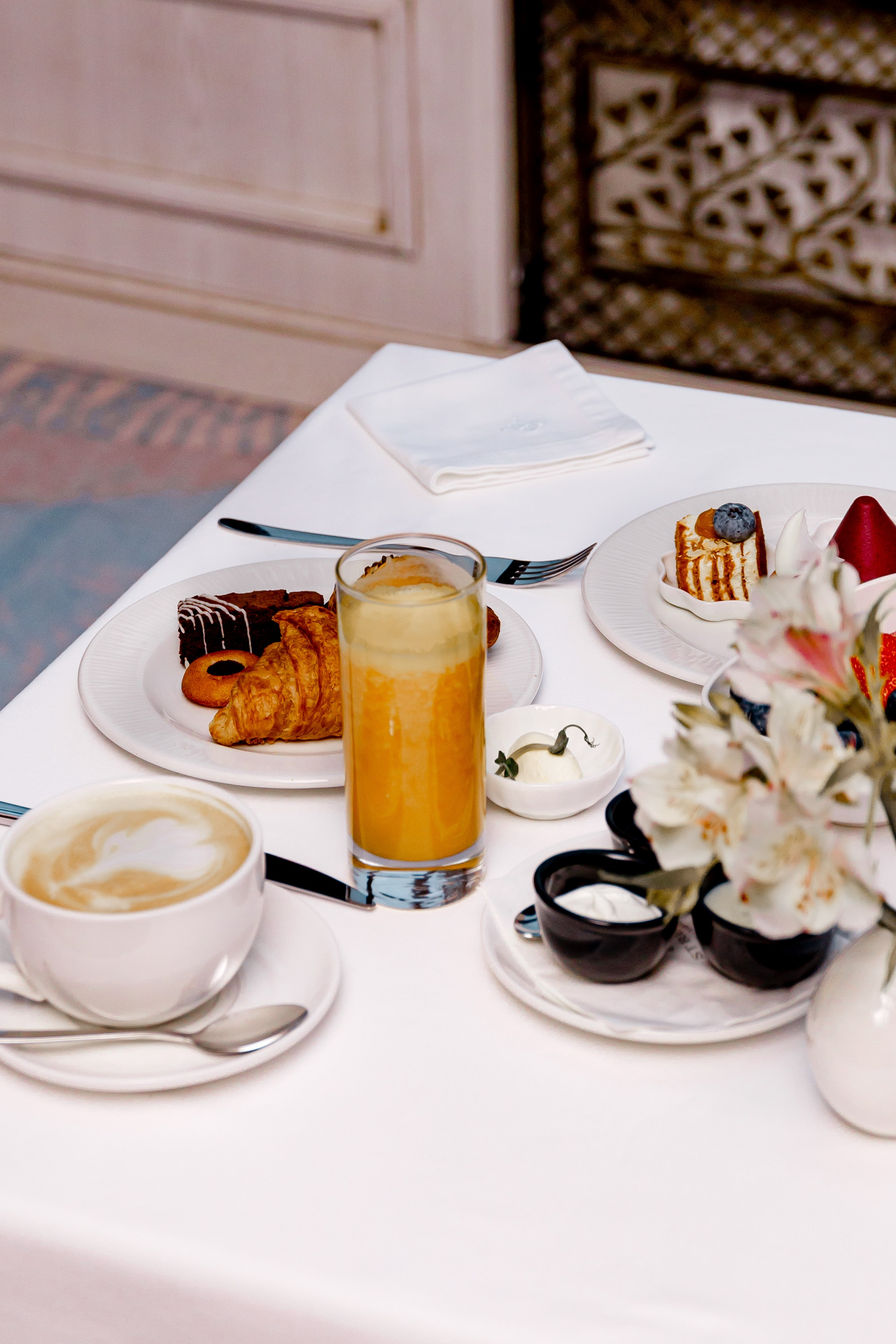 Завтрак в Ресторане «ST REGIS MOSCOW». Свадебный/Портретный фотограф снимаю в Москве