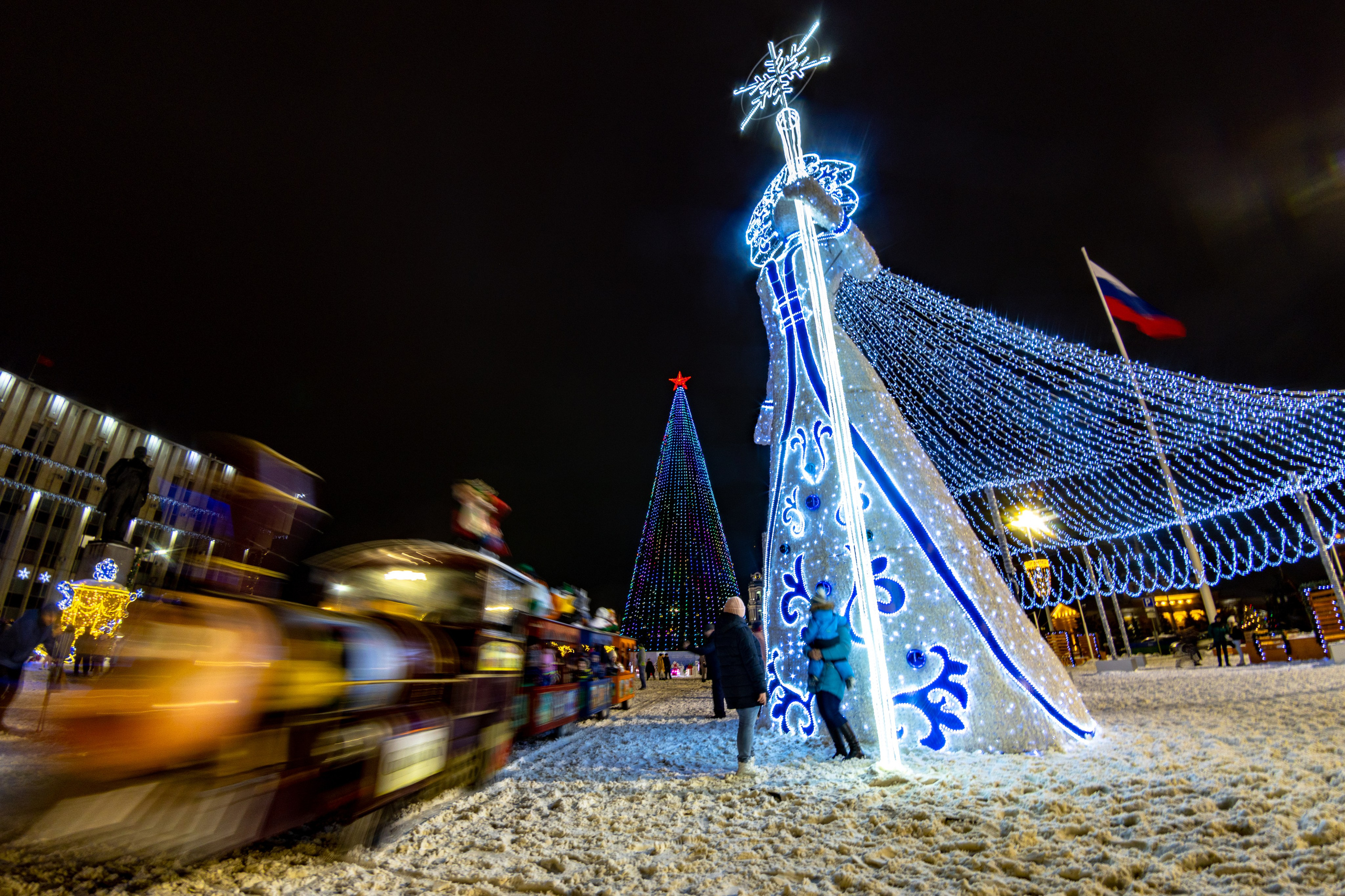 Новогодняя Тула 2022 (Снежная королева на площади). Фотограф в Туле Крупский АнДРей. Фотостудия «КАДР71» в Туле
