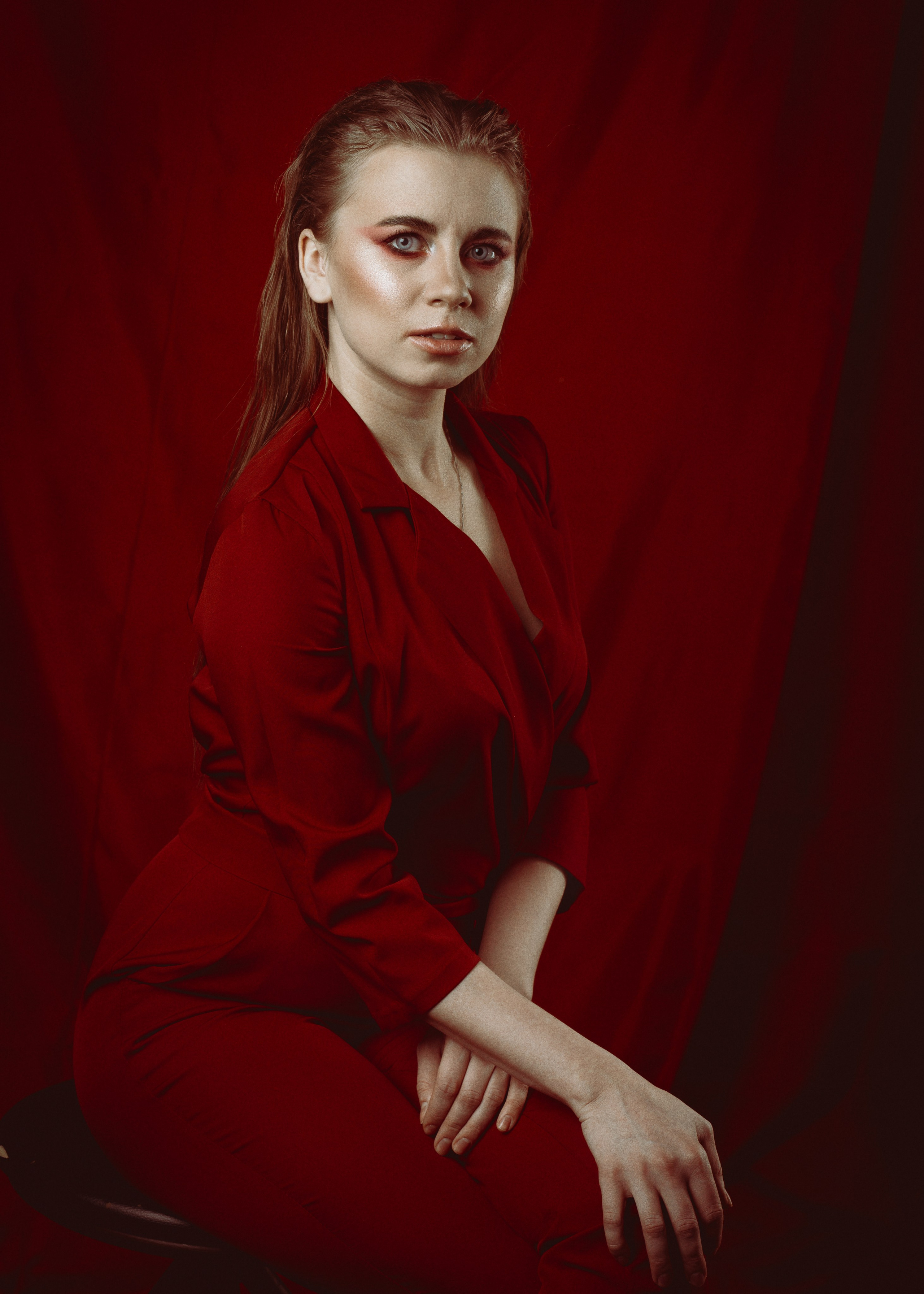 Фотосессия в красном для Дарьи