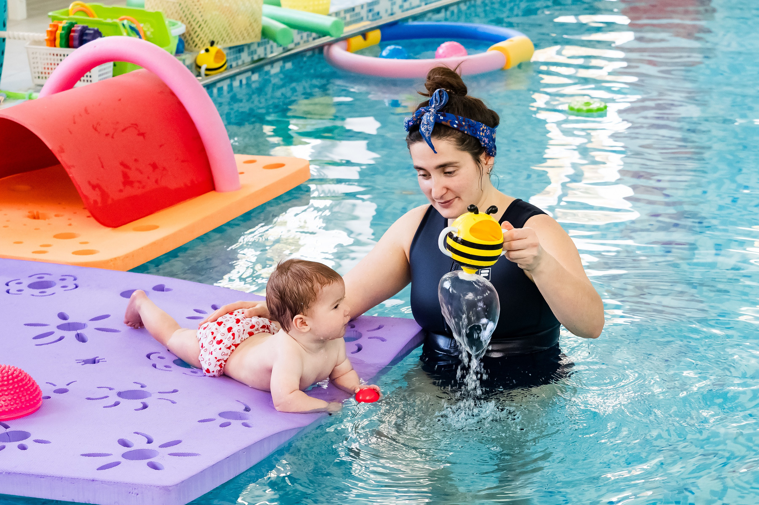 Грудничковое плавание. Репортажный, семейный и детский фотограф в Пензе и Заречном Арина Ермилова. Картины барельеф на заказ