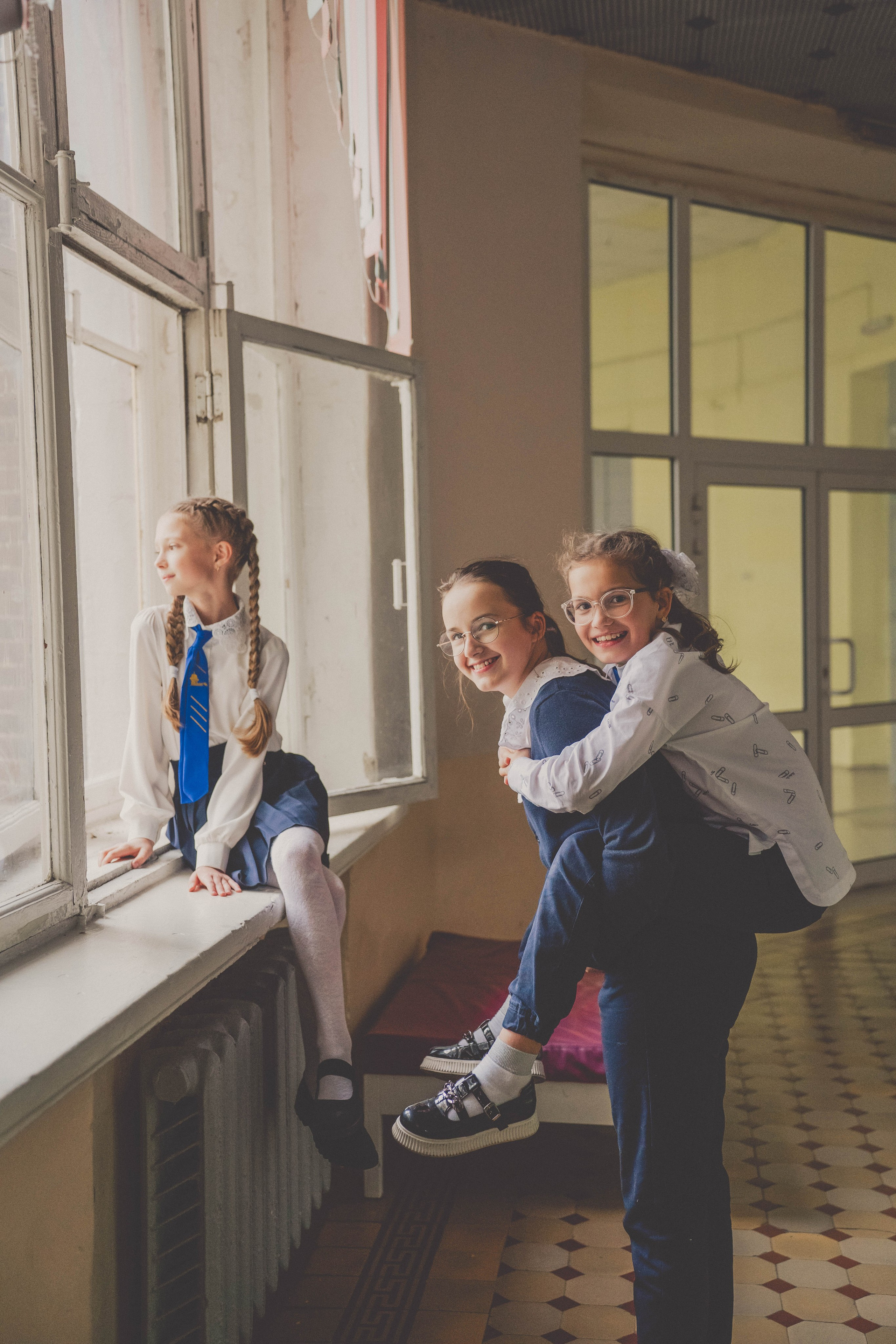 Классбук Гимназия 32 Иваново. Ирина Коновалова школьный фотограф. Выпускные альбомы Ярославль