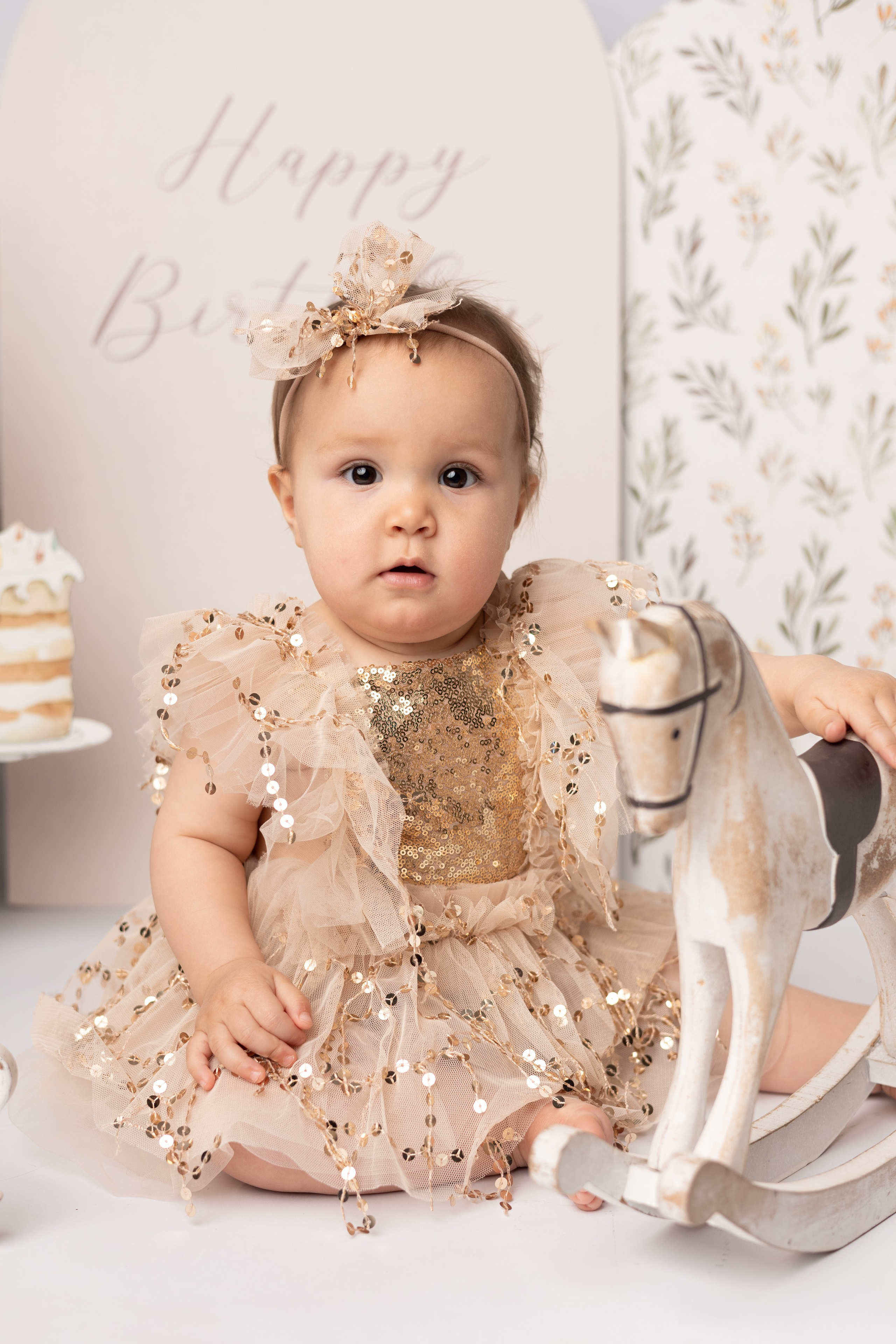 От 9 месяцев  - Фотограф новорожденных: магия детства в каждом снимке. Фотограф новорожденных: волшебные моменты первых дней жизни