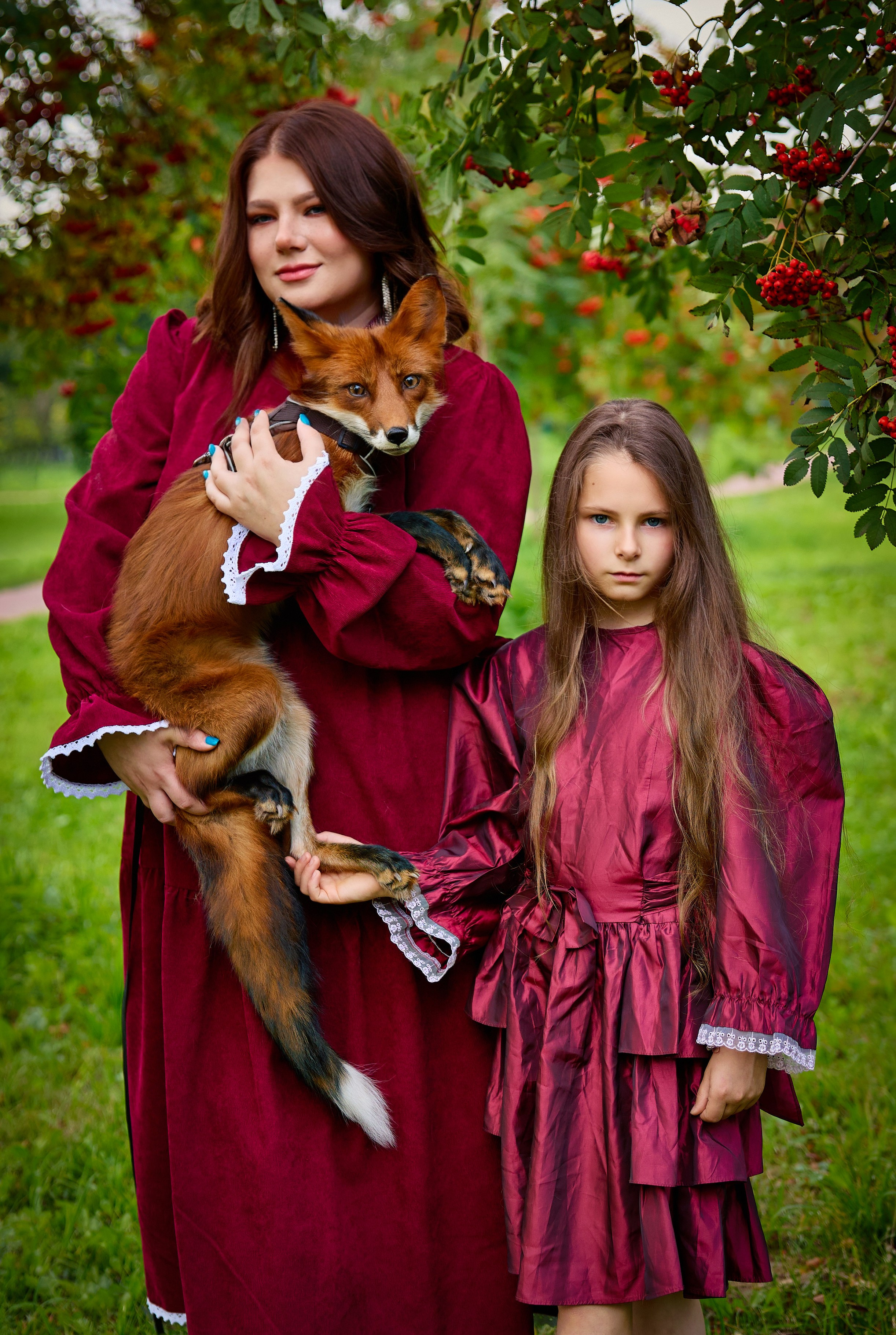 Фотопроект «Рябинка». Ярослава и Маргарита. Фотограф Люся Воробьева