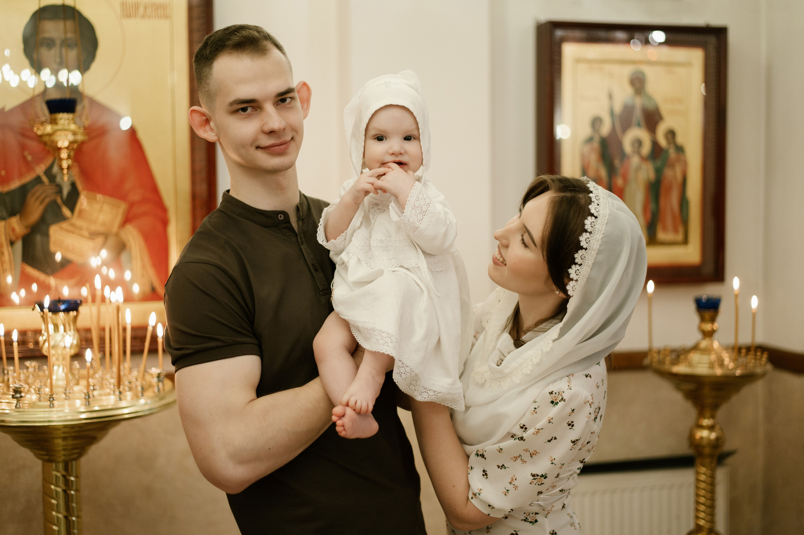 Фотограф на крещение. Фотосессия таинства крещения. Храм блаженной Матроны Московской в Дмитровском. Семейный и свадебный фотограф в Москве Татьяна Николаева