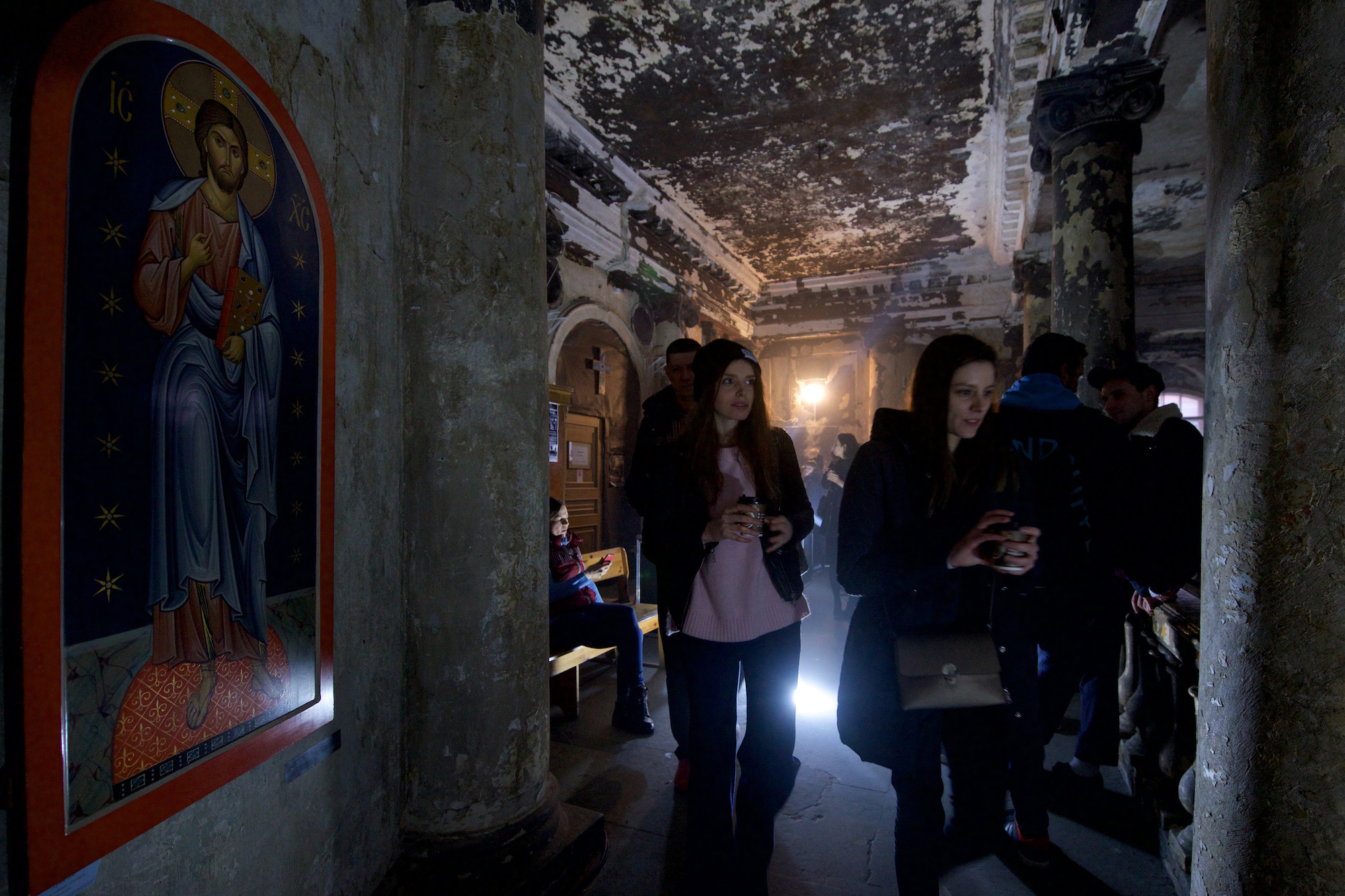 Foyer Annenkirche. Visitors before the concert.
