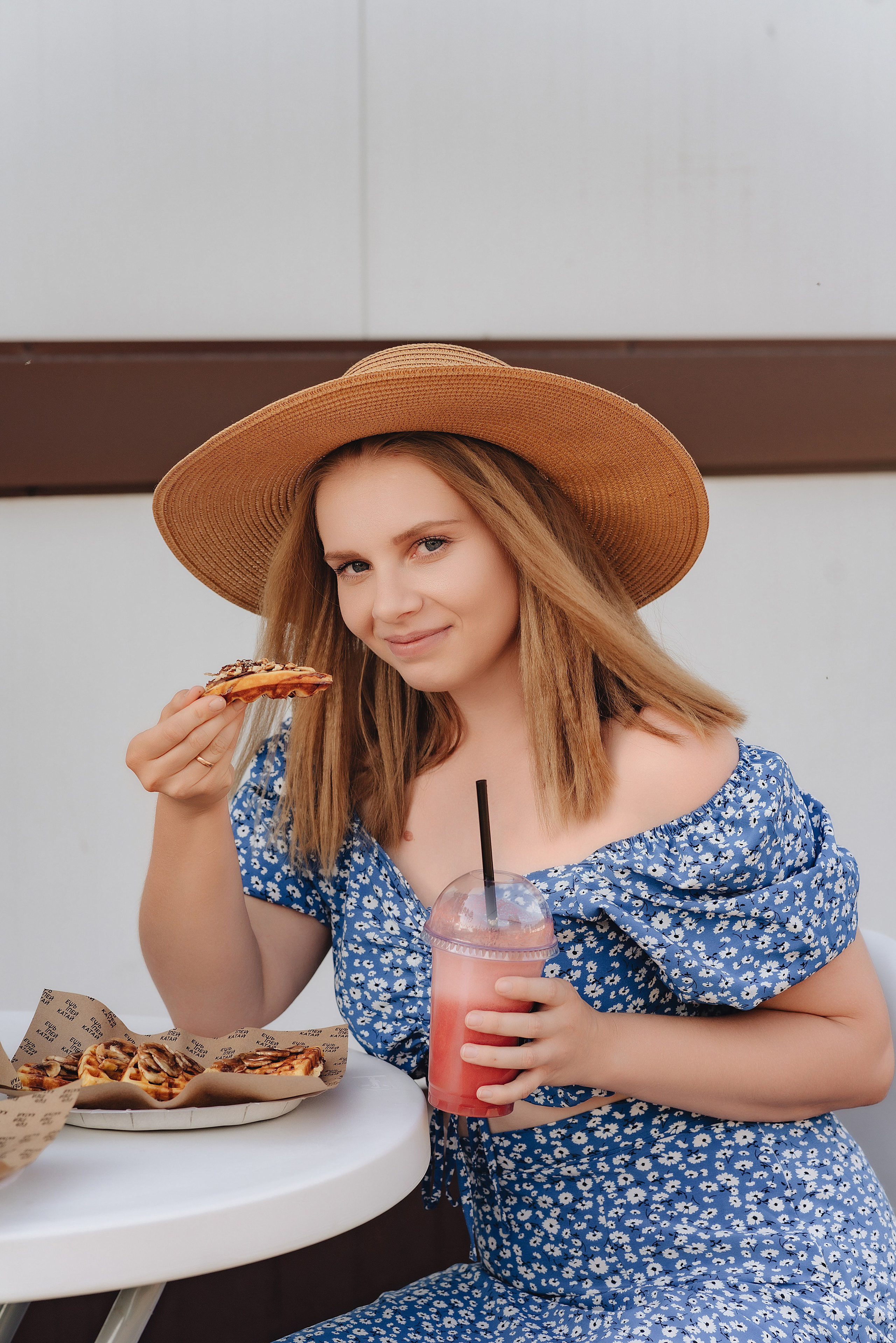 Семейная прогулка | Съемка для кофейни. Фотограф Карина Шмулёва. Воронеж и область