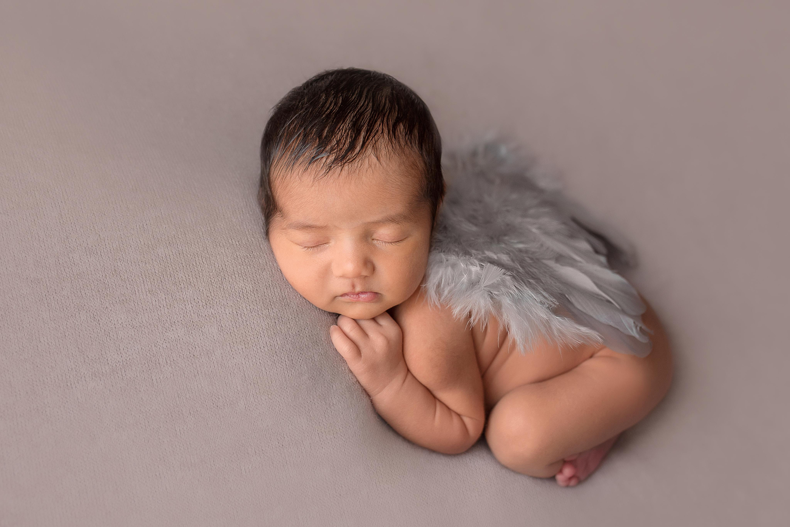 Лев. Фотограф новорожденных в Екатеринбурге Лена Ильина