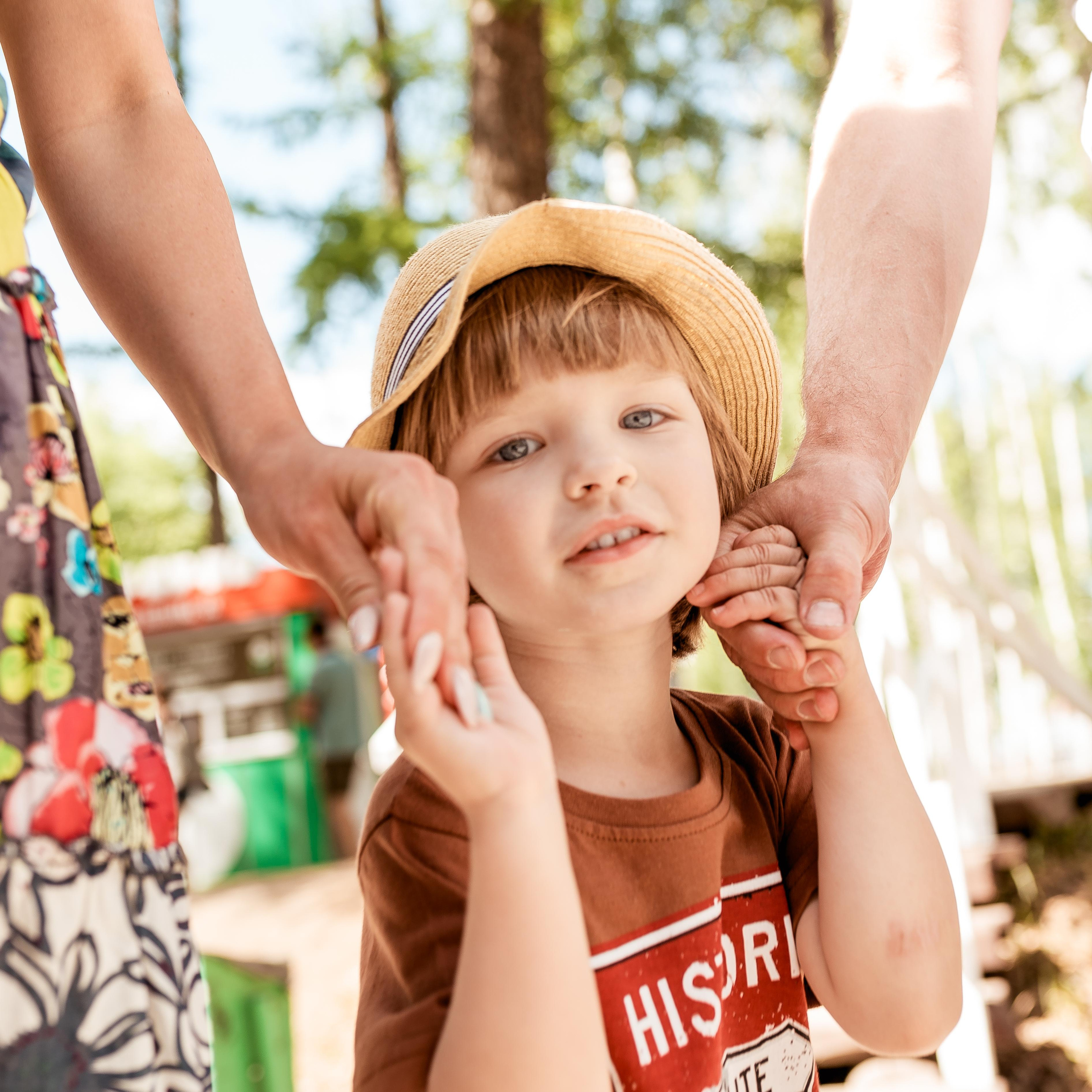 Федя (прогулочная фотосессия ЦПКиО Маяковского). Фотограф новорожденных в Екатеринбурге Лена Ильина