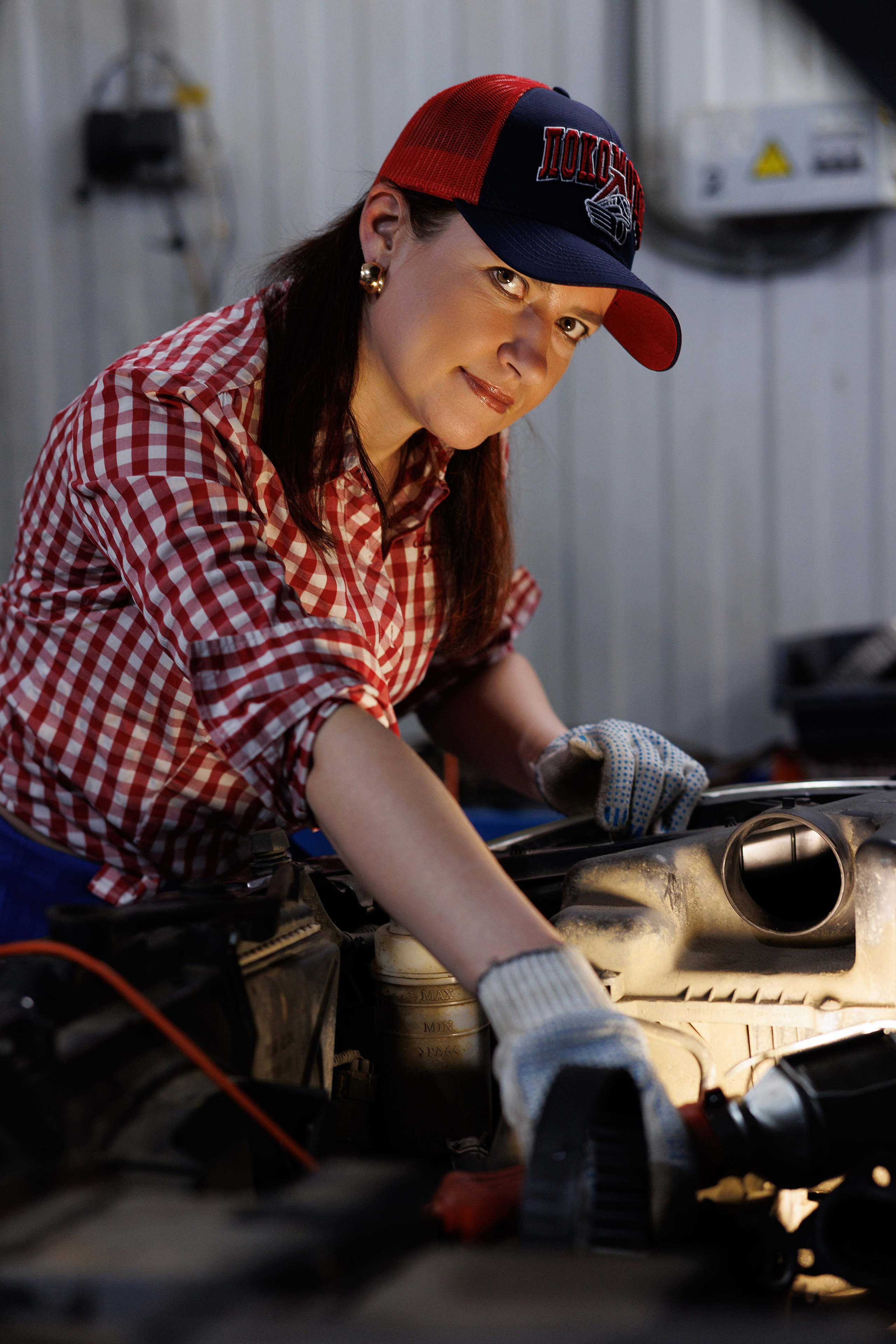 Съёмка для девушки в автосервисе. Коммерческий фотограф Андрей Тремасов