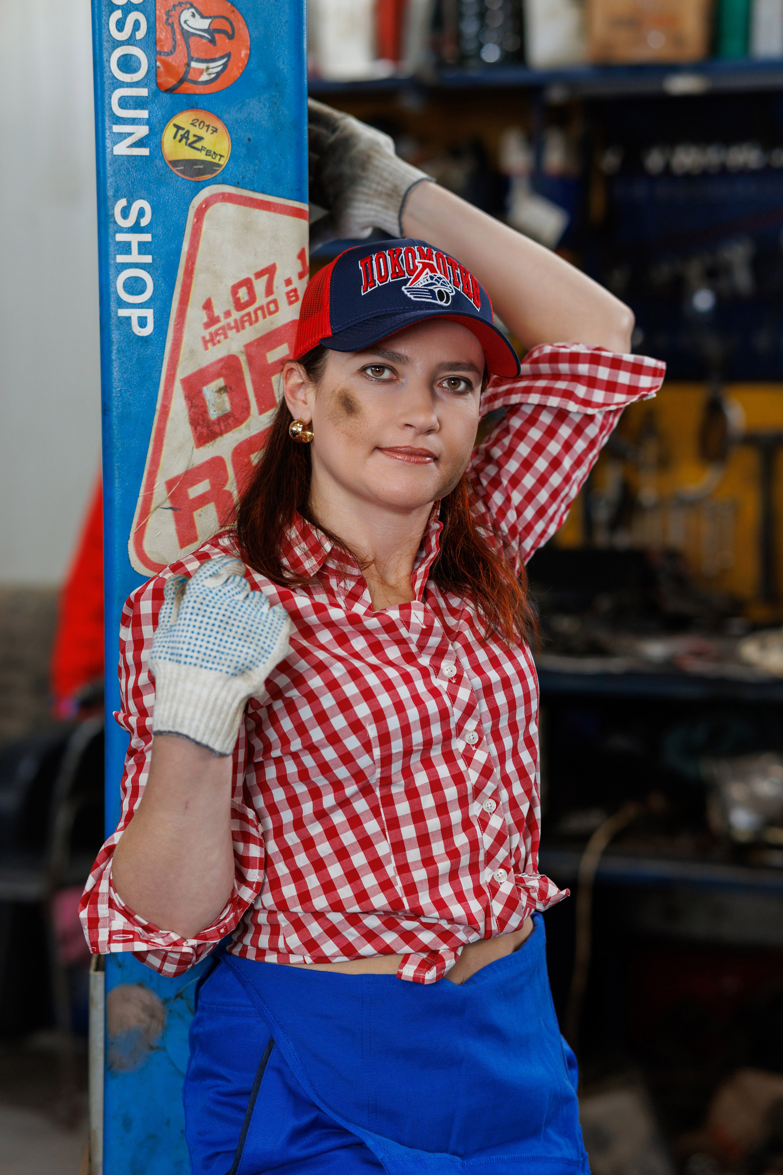 Съёмка для девушки в автосервисе. Коммерческий фотограф Андрей Тремасов