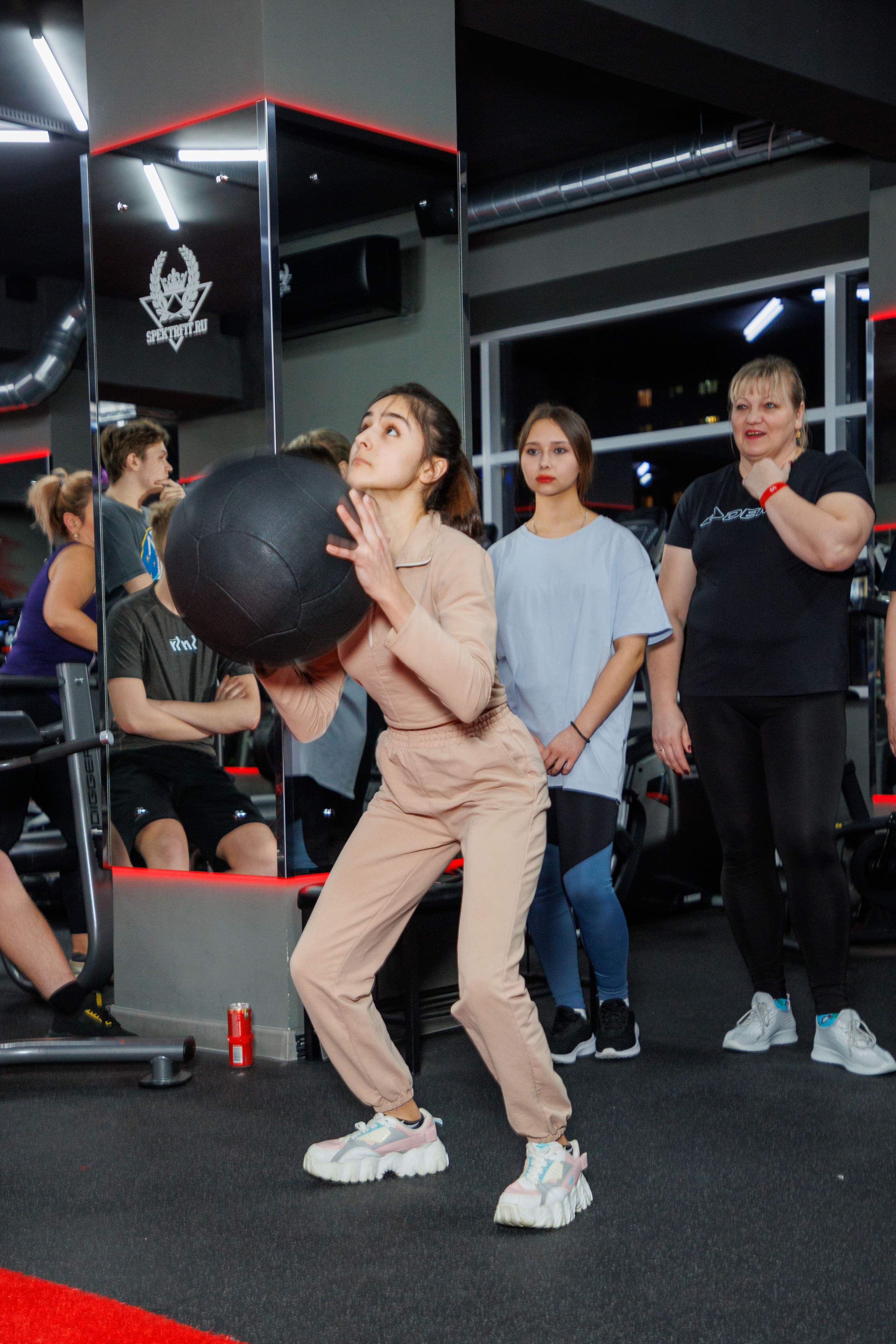 Турнир «ОБЪЕДИНЯЯ СЕРДЦА» в фитнес-центре. Коммерческий фотограф Андрей Тремасов
