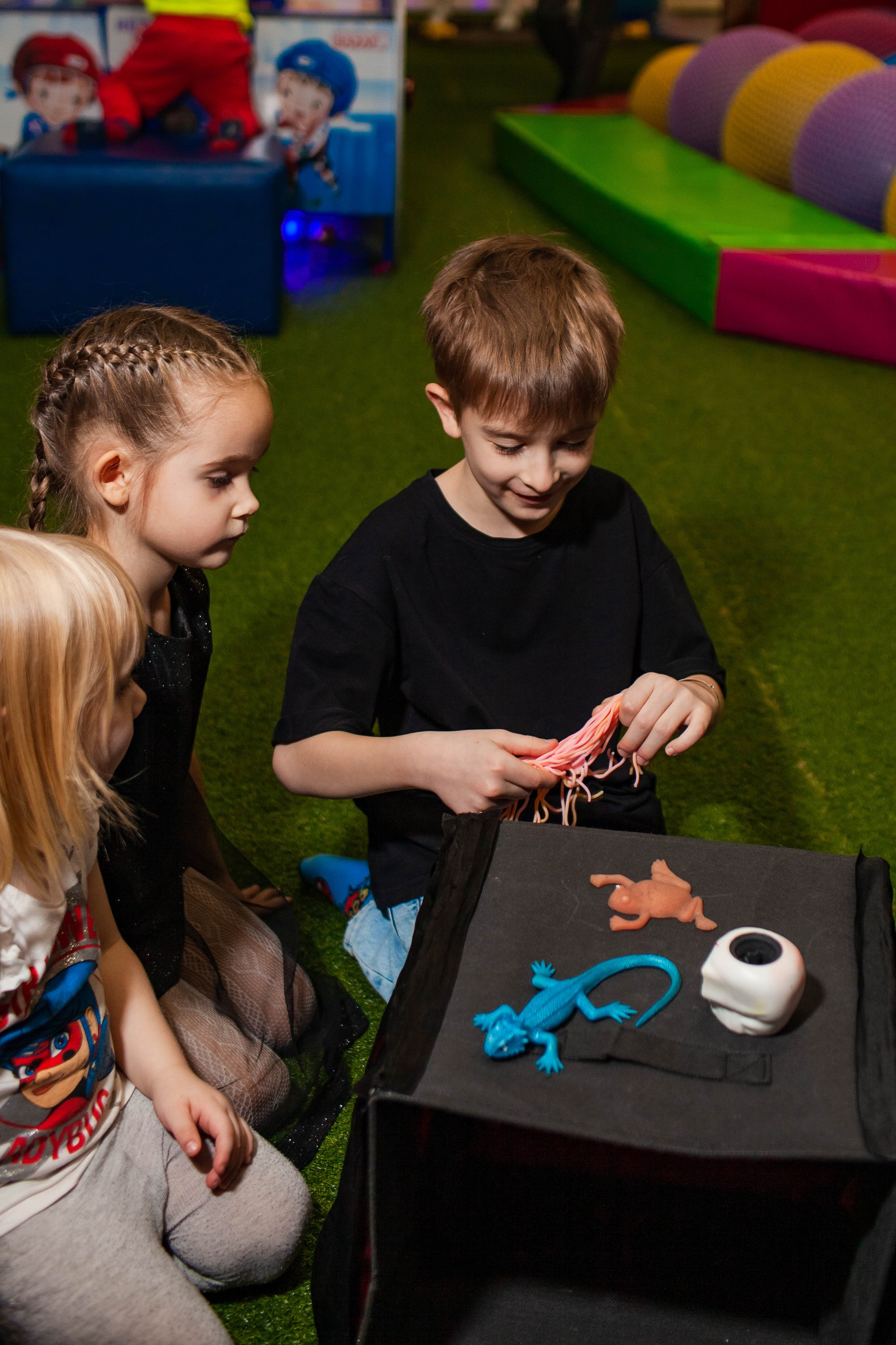 День Рождения Анечки в стиле Уэнсдей. Детский и семейный фотограф в Санкт-Петербурге Елизавета Сорокина