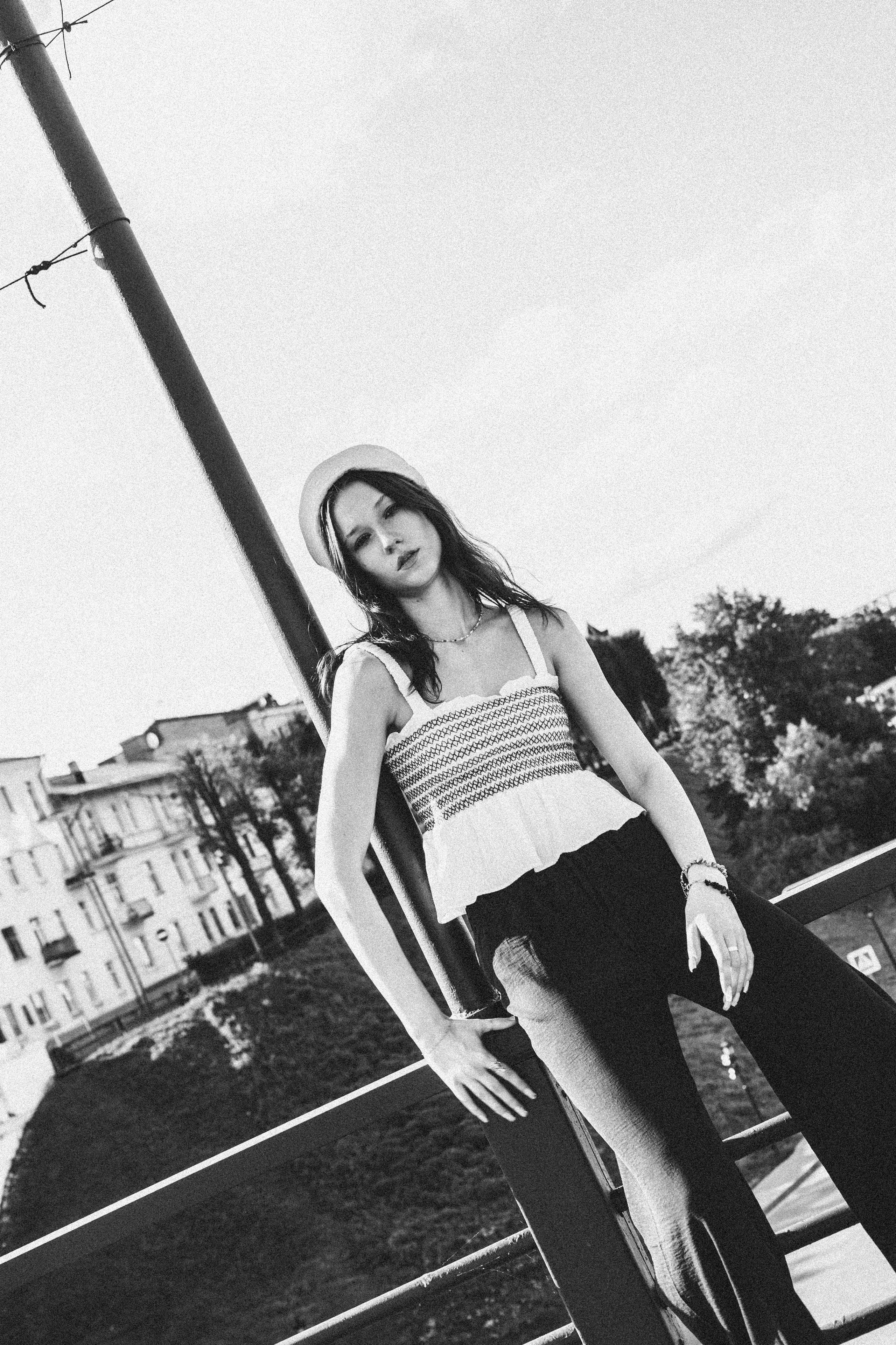 На пляже. Sun Betty — кинофотограф Элизабет
