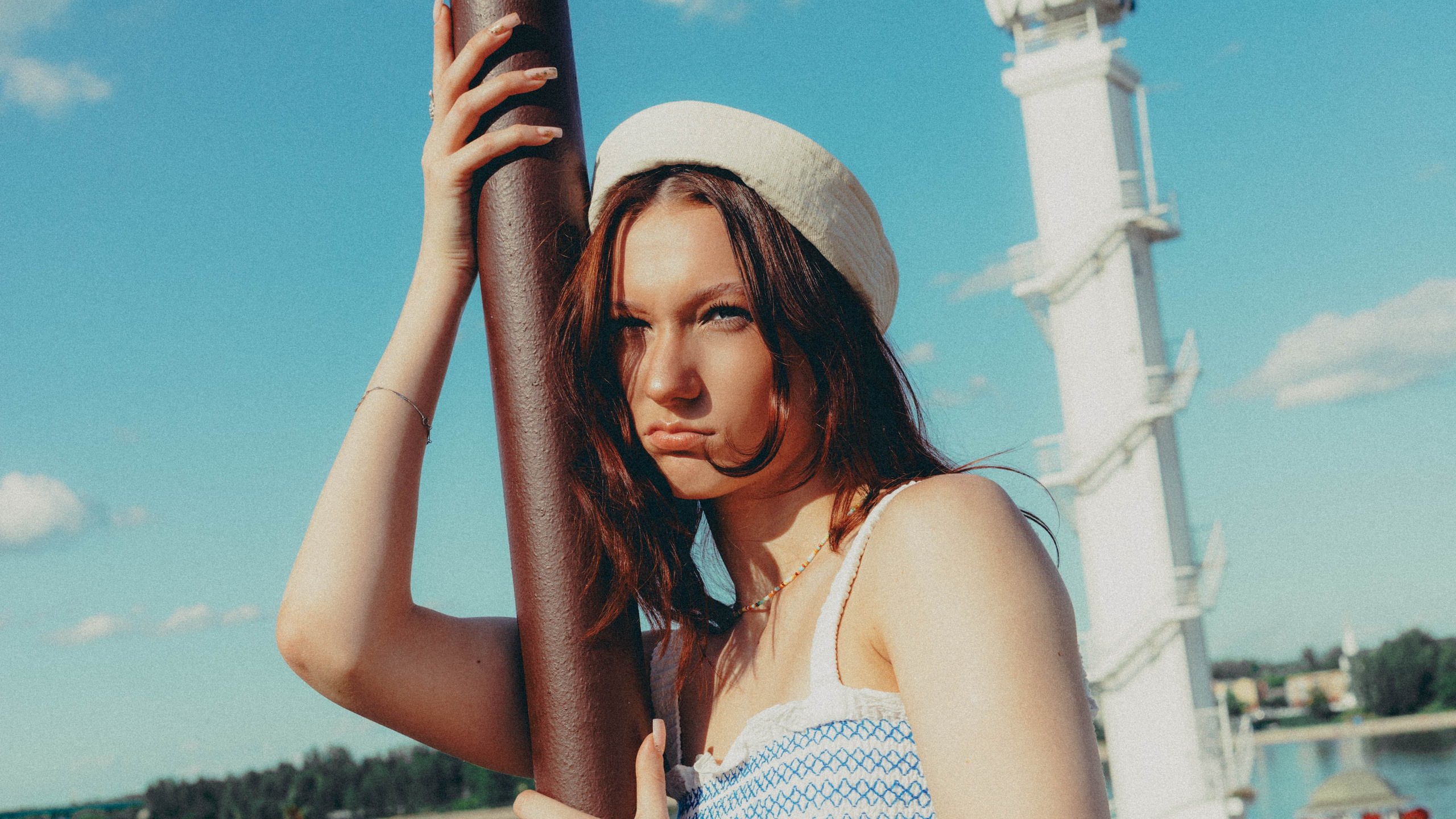 На пляже. Sun Betty — кинофотограф Элизабет