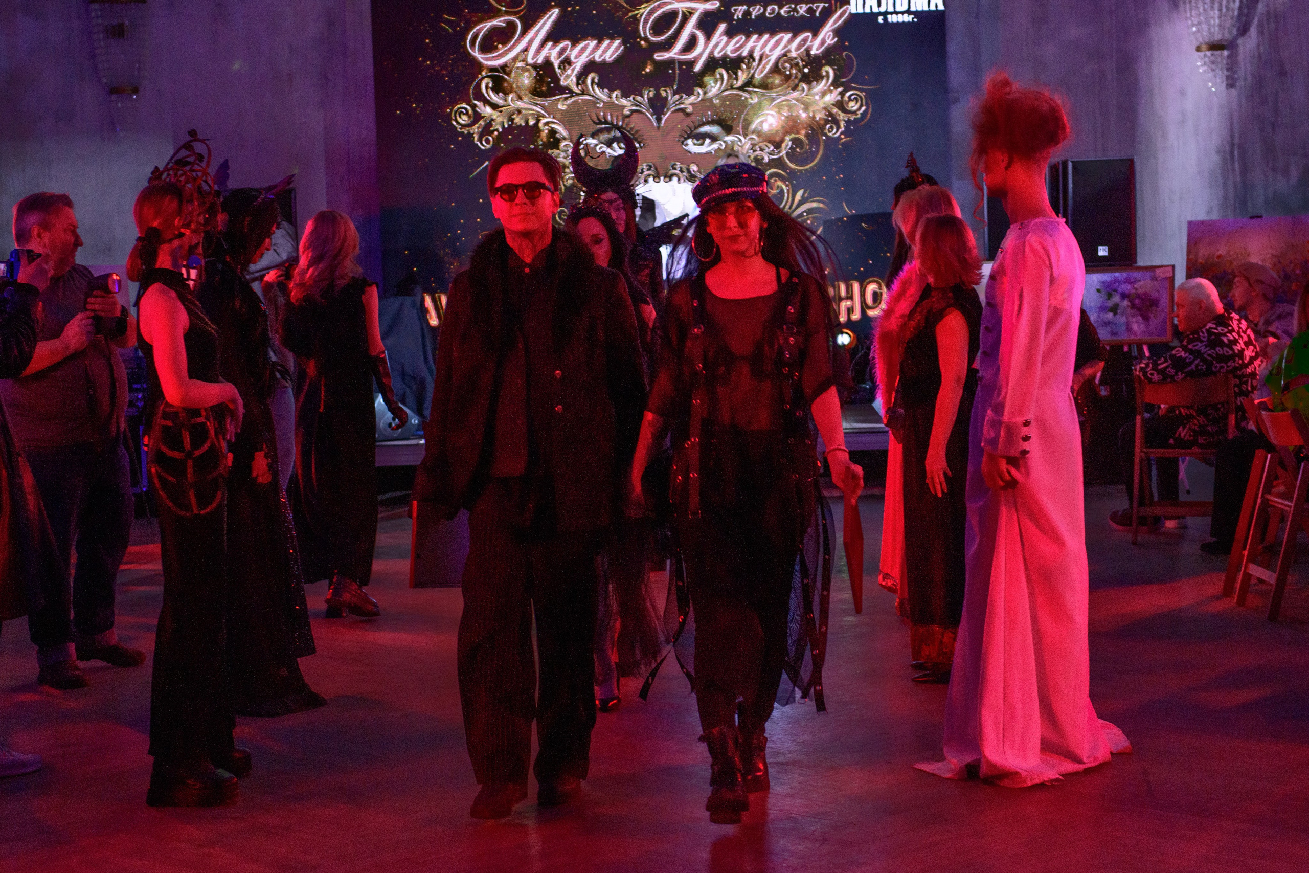 Репортаж модного показа «Люди брендов». Организация и проведение фотосъемок в Санкт-Петербурге. Фотограф Смирягин Илья