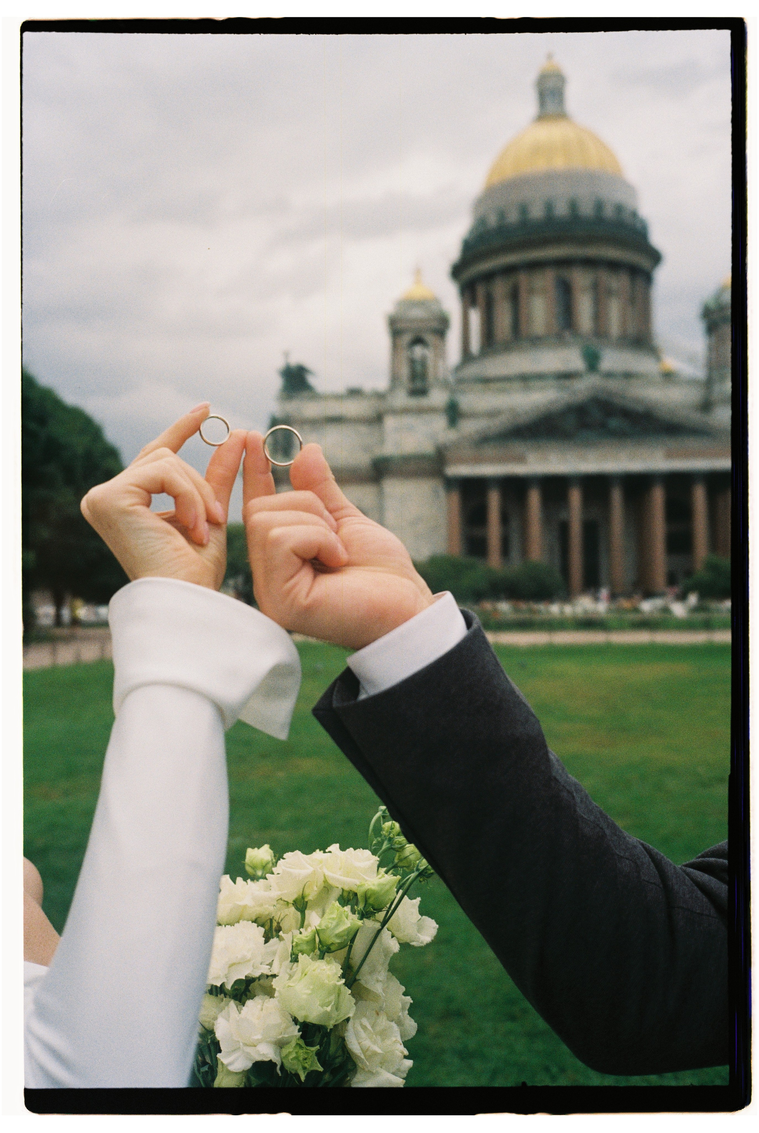 Свадьба в Питере на катере. Сестры Карабаза. Фотографы и ретушеры в Москве и Санкт-Петербурге