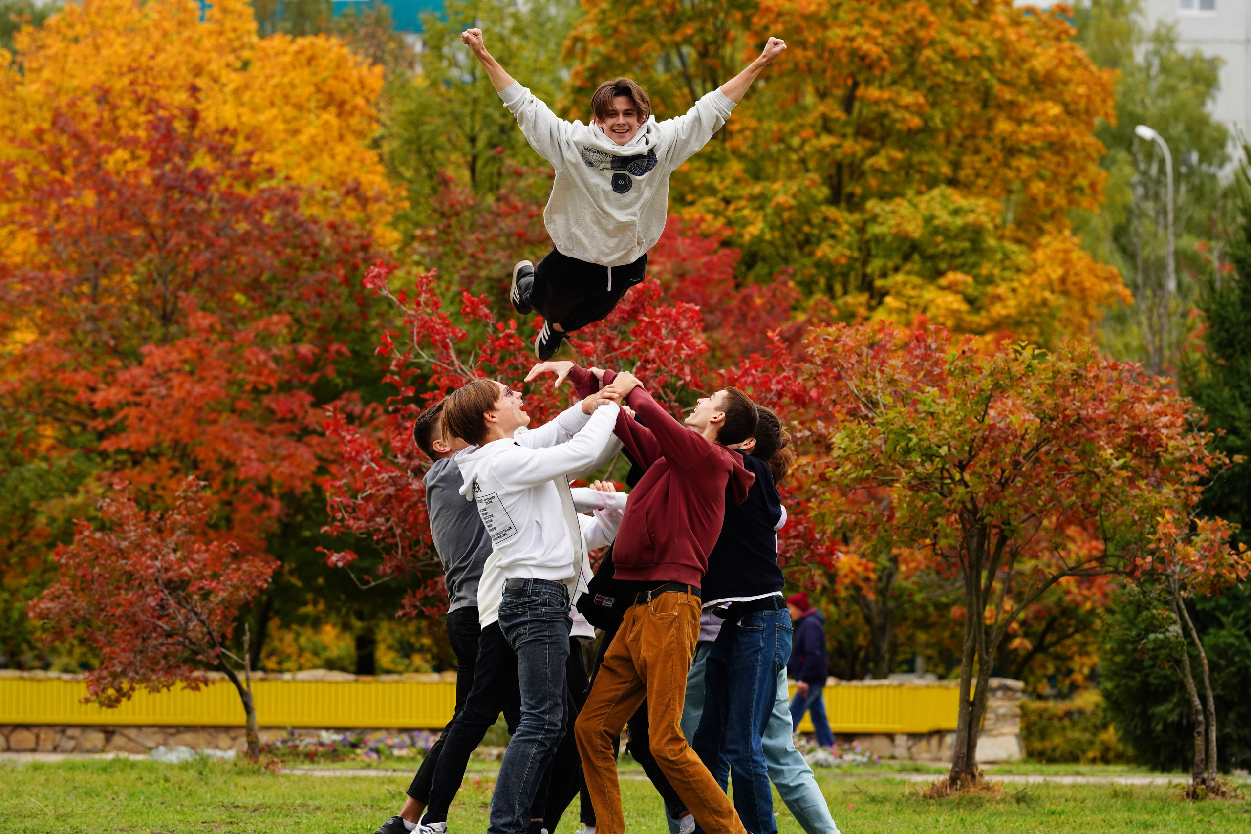 Осень 9,11 класс. Современные выпускные альбомы. Мы делаем не просто альбомы, а стильные фотокниги