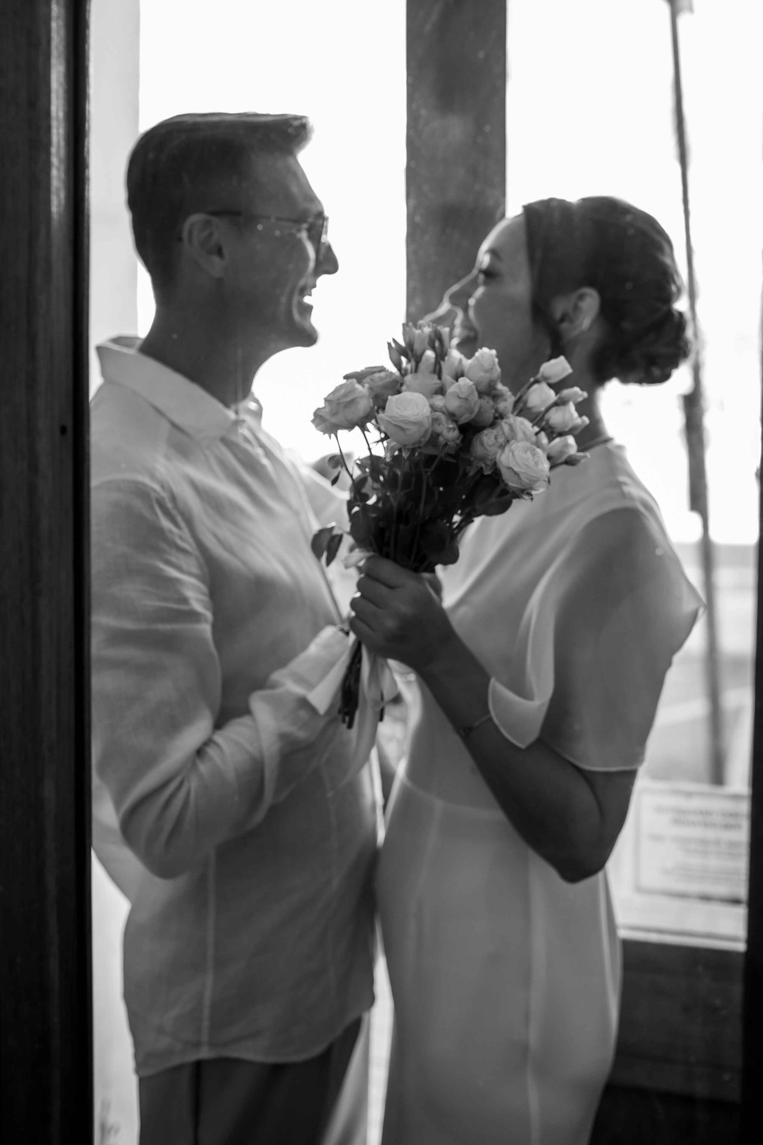 Свадебная фотопрогулка в Петербурге летом. Свадебный фотограф Кирилл Белый