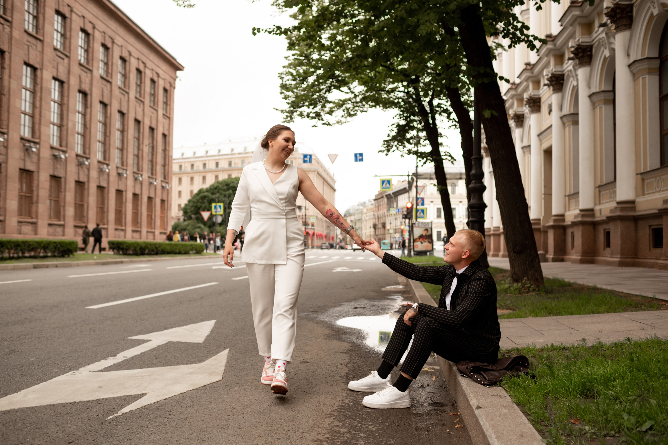 Свадебная фотосессия в центре Петербурга. Свадебный фотограф Кирилл Белый