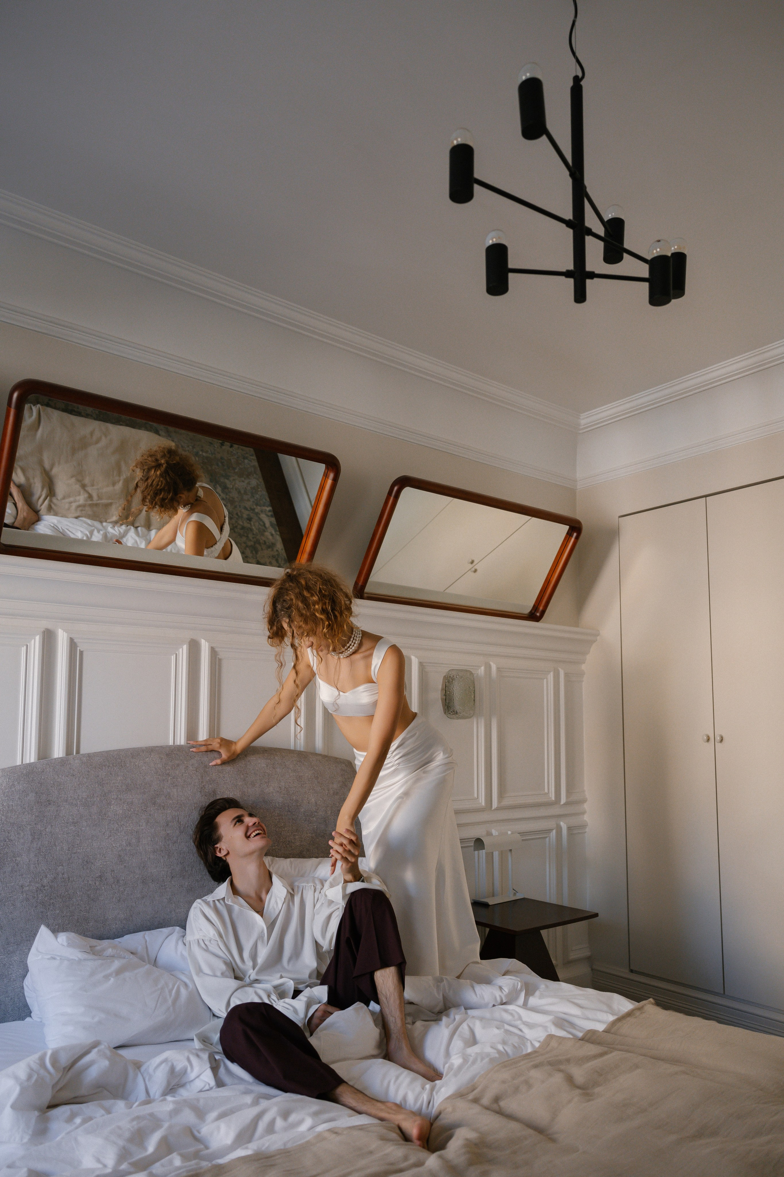 В квартире на Невском