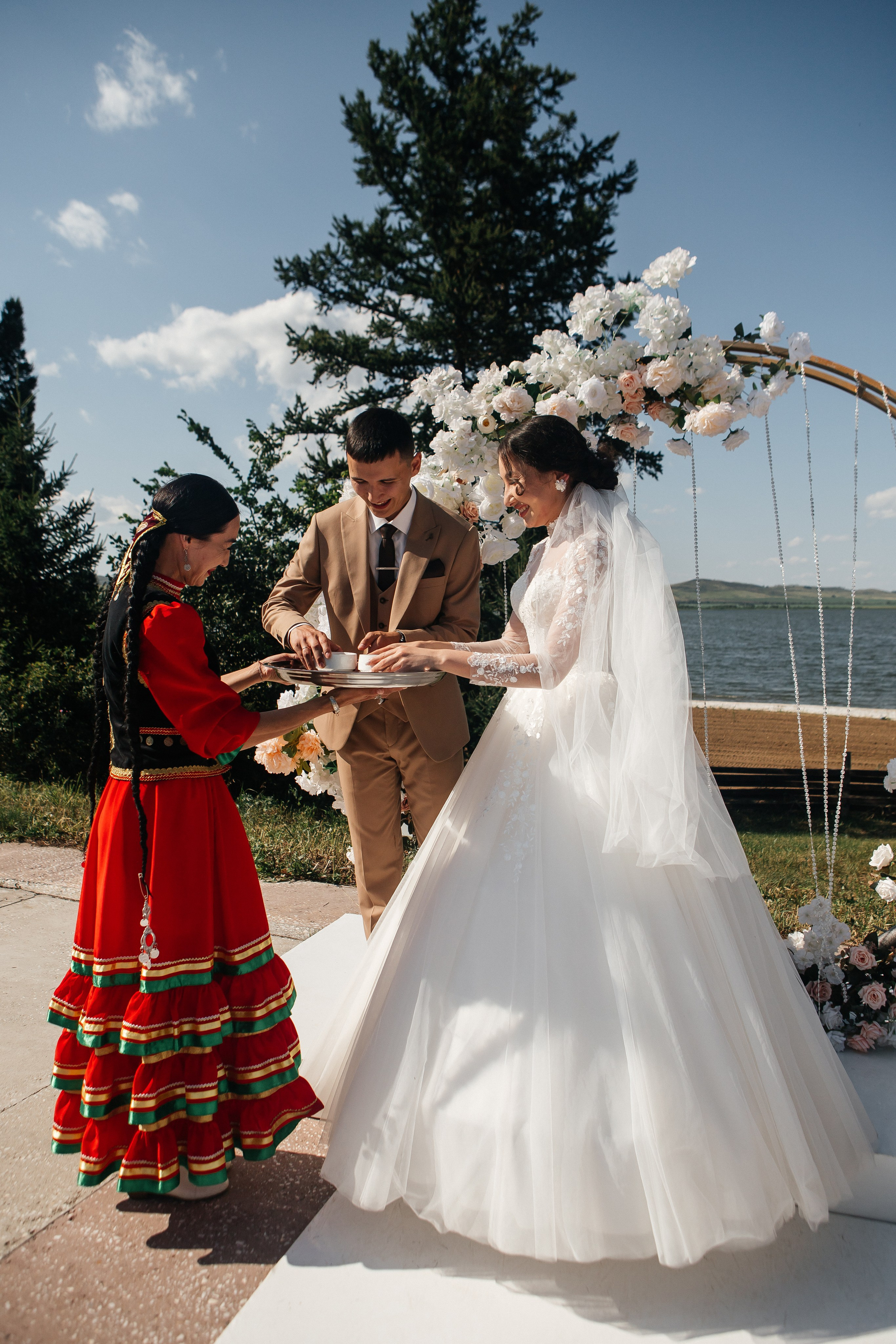 Свадьба в Динопарке. Свадебный фотограф Виктория Чуйко Магнитогорск. Визуал для бизнеса