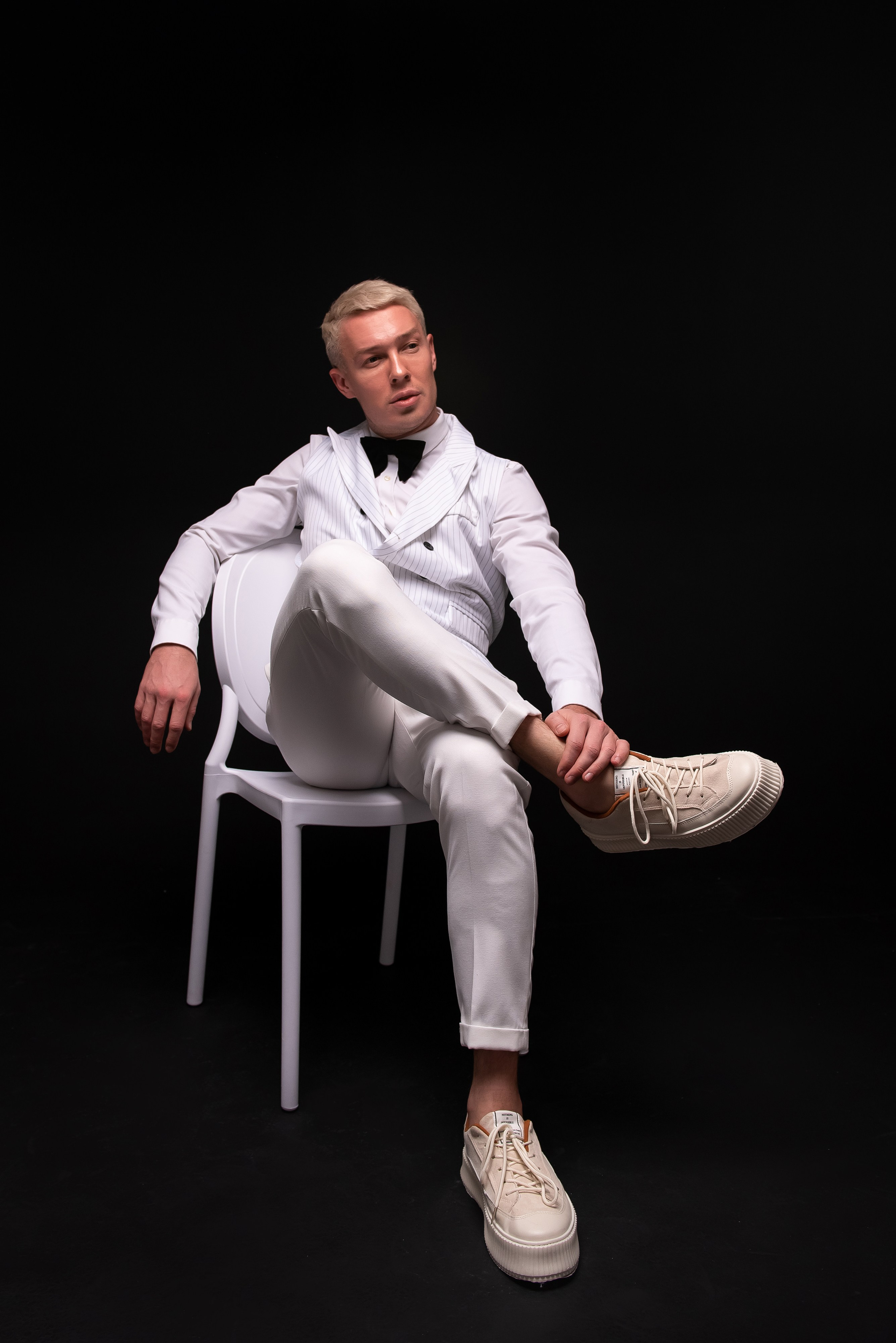 Фотосессия в фотостудии новосибирск, фотосессия в студии, фотосессия на черной циклорамме, креативная фотосессия, фотограф новосибирск, фотосессия новосибирск, заказать фотографа в новосибирске, портретный фотограф новосибирск, мужской фотограф новосибирск, фото Юлия Туманова, портретное фото, креативный фотограф, организация фотосессии,  мужская фотосессия, фэшн фотосессия, фотосессия для мужчины, фотосессия для эксперта, фотосессия для бренда, фотосессия для блогера