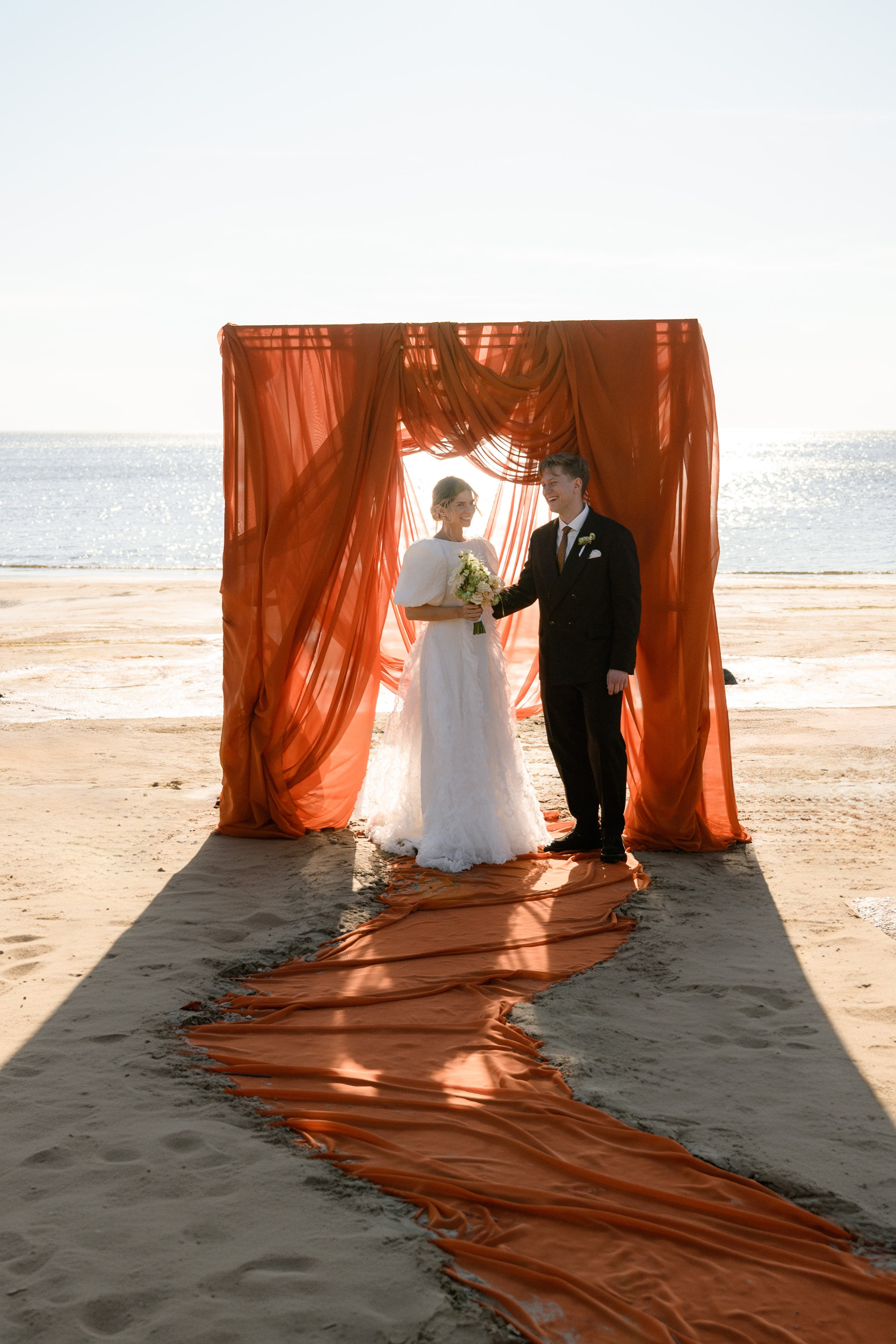 На берегу залива. Свадебный фотограф в Санкт-Петербурге, Москве, СПб Сергей Поддубный