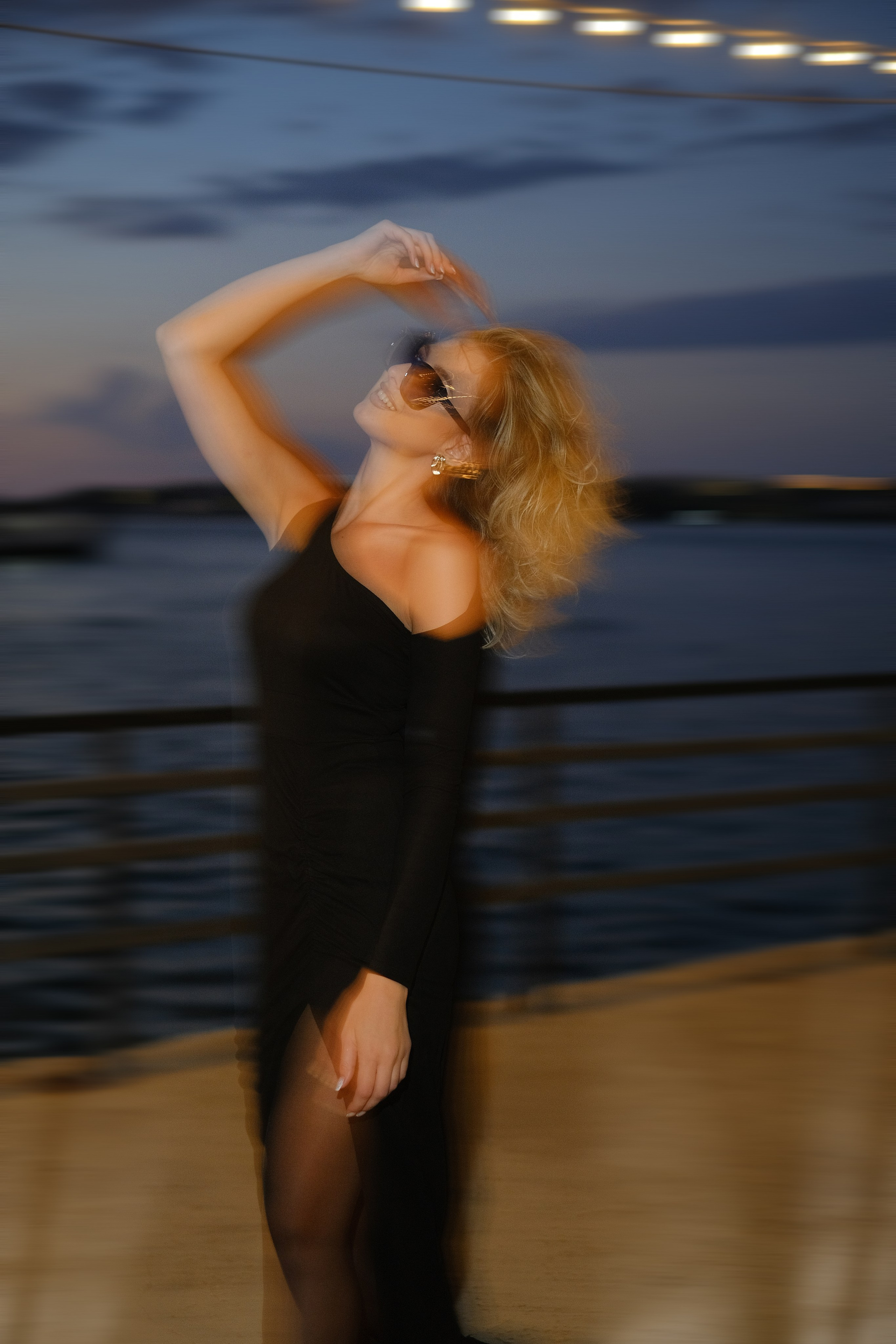 Дарья в центре города и осеннем лесу. Профессиональная фотосъемка в Крыму. Натуральные эмоции и живые кадры. Забронируйте дату прямо сейчас!