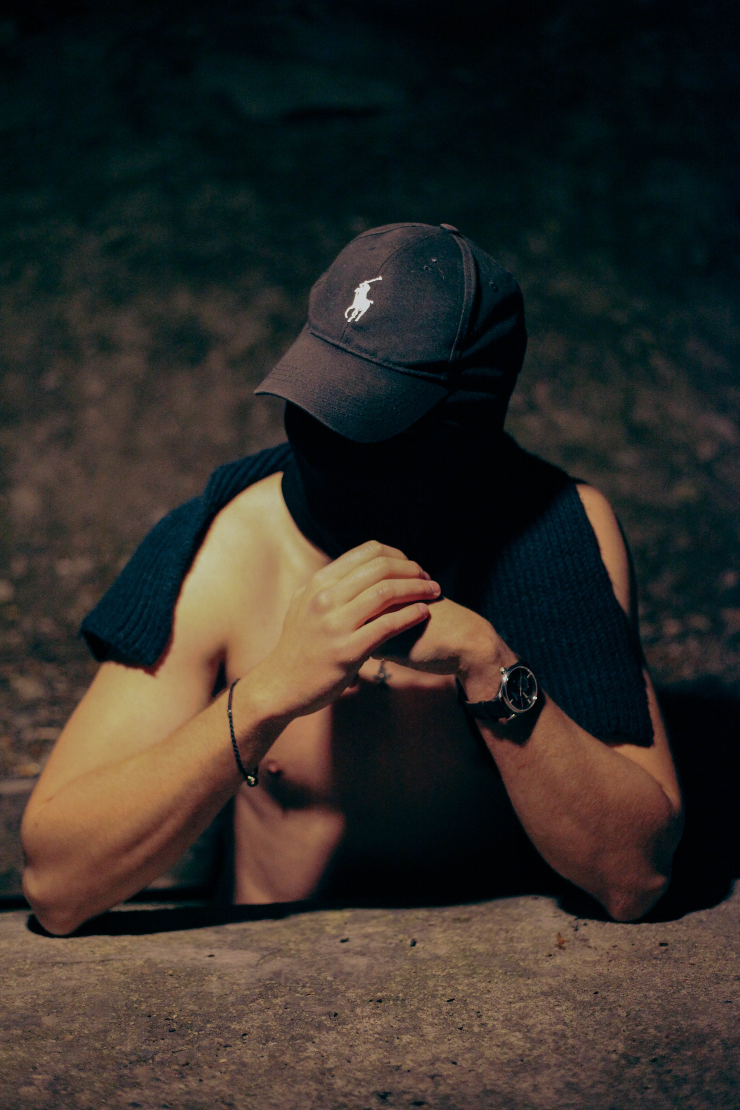 «Затянутая тишина: воспоминания прошлой жизни». Уличный фотограф Города N