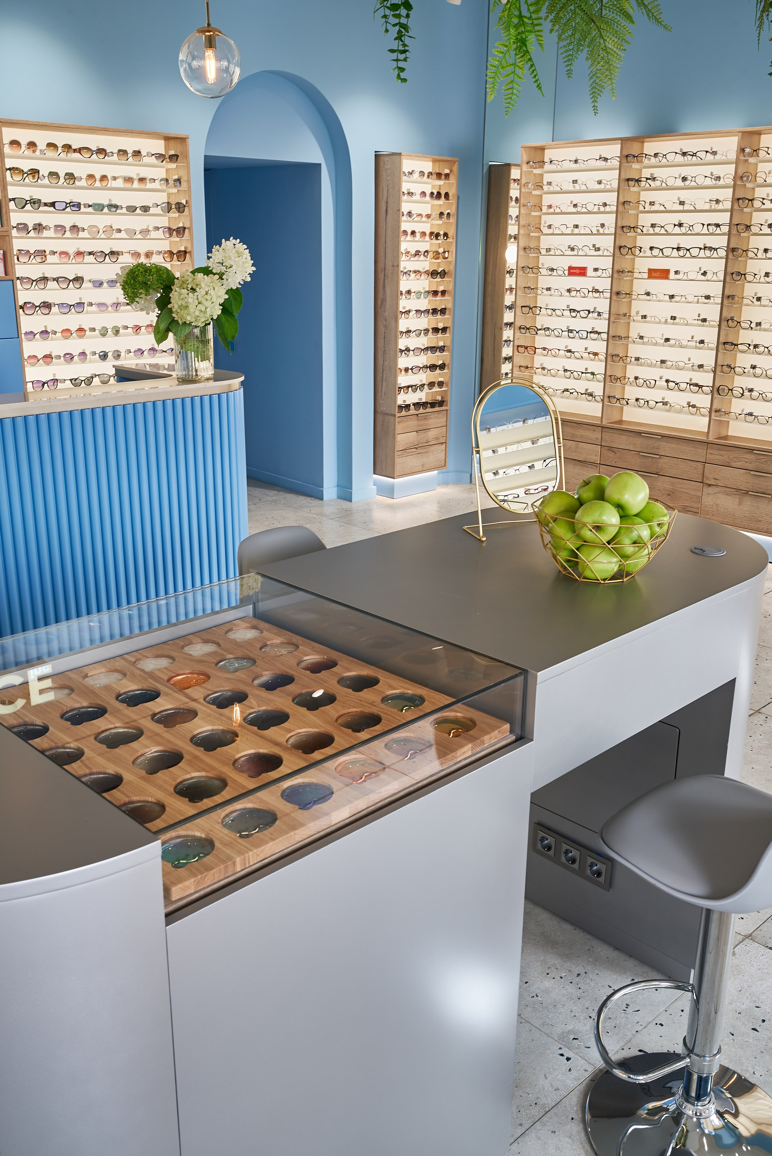 Небесно-голубой и капибара: оптика в Москве (Публикация My Decor). Бояршинов Антон Интерьерный фотограф/видеограф Москва