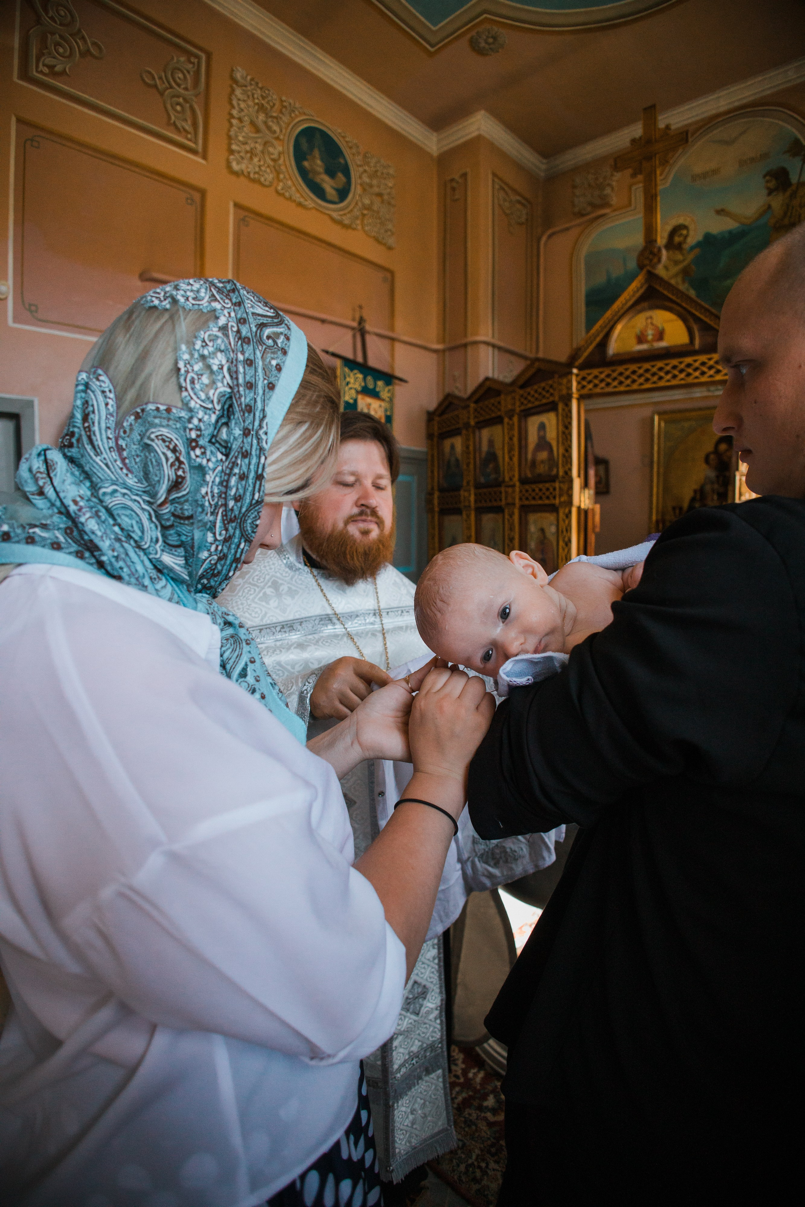 Фотосъемка крестин ребенка в Москве. Выпускные альбомы в Серпухове
