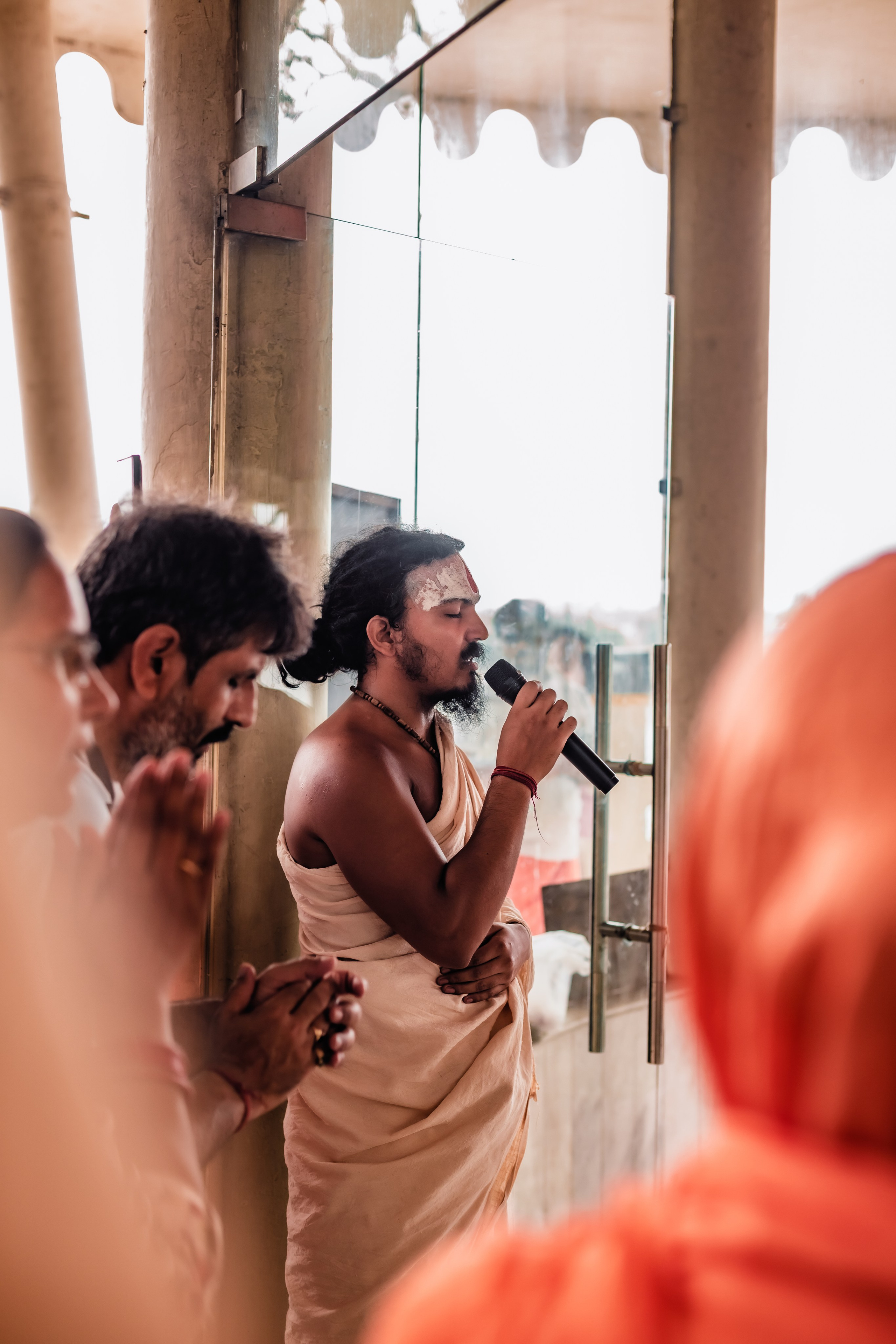 Abhisheka Devraha Baba on Sri Devdas ji maharaj bd. Mariam Bagdasaryan