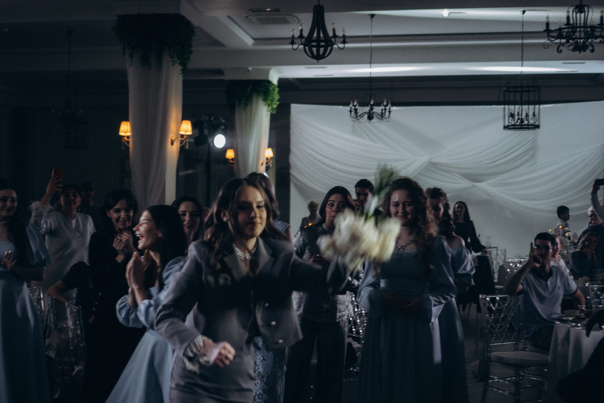 СВАДЕБНАЯ СЬЕМКА СБОРОВ В ОТЕЛЕ И ВЫЕЗД НА ЦЕРЕМОНИЮ (СНЯТО В СИБИРЕ В НИЖНЕВАРТОВСКЕ). Профессиональный фотограф, Санкт-Петербург — Виктория Богомолова