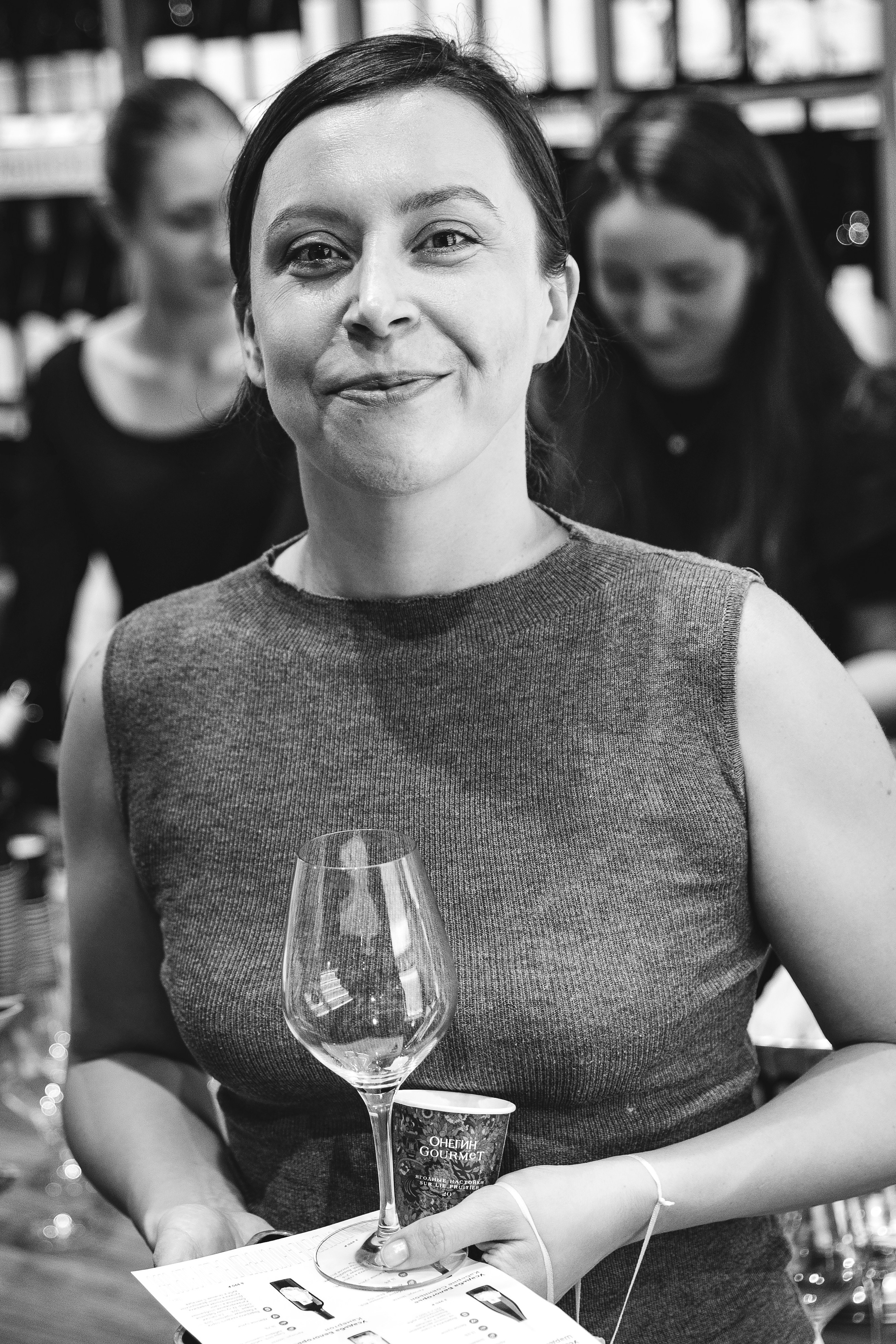 Презентация в SimpleWine. Репортажный Фотограф в Москве Александр Назаров