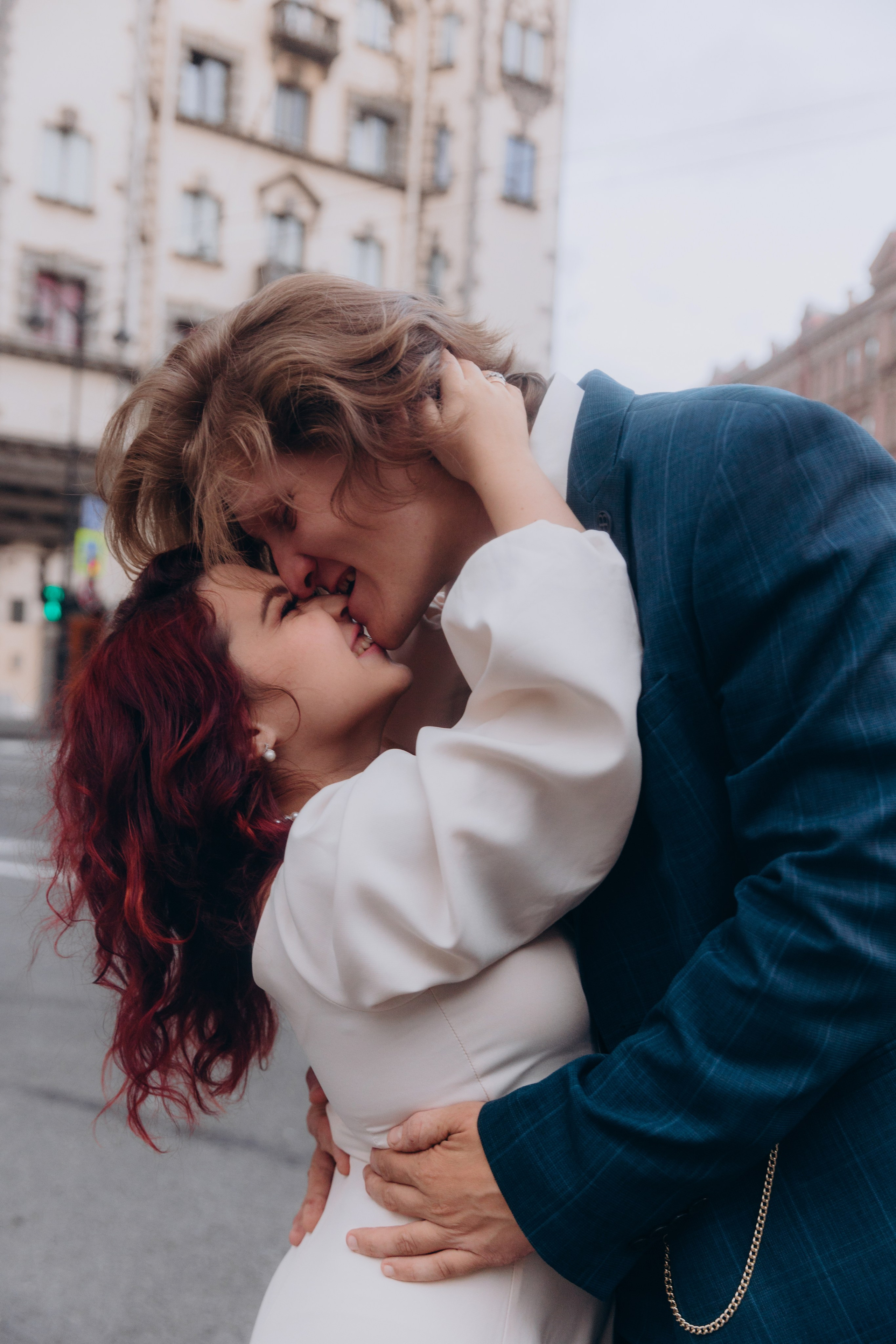 Фотосессия лавстори в сердце Петроградки пары будто из Сказки). Фотограф в Санкт-Петербурге Разиля Идиятуллина