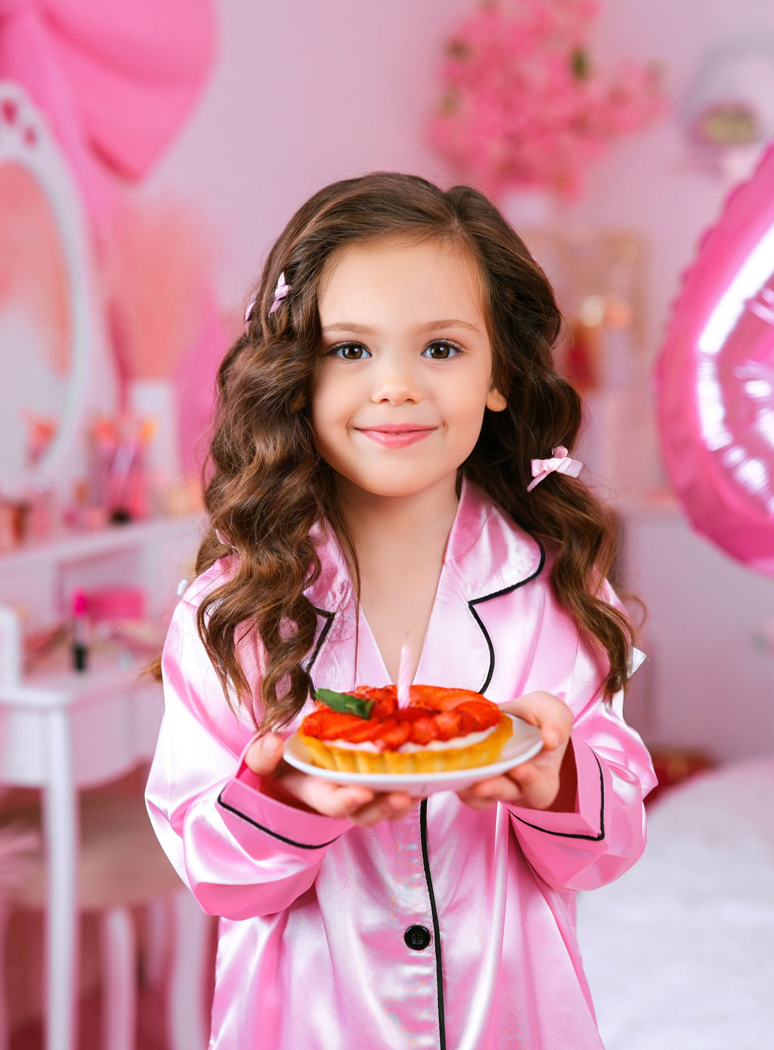 РОЗОВАЯ КОМНАТА