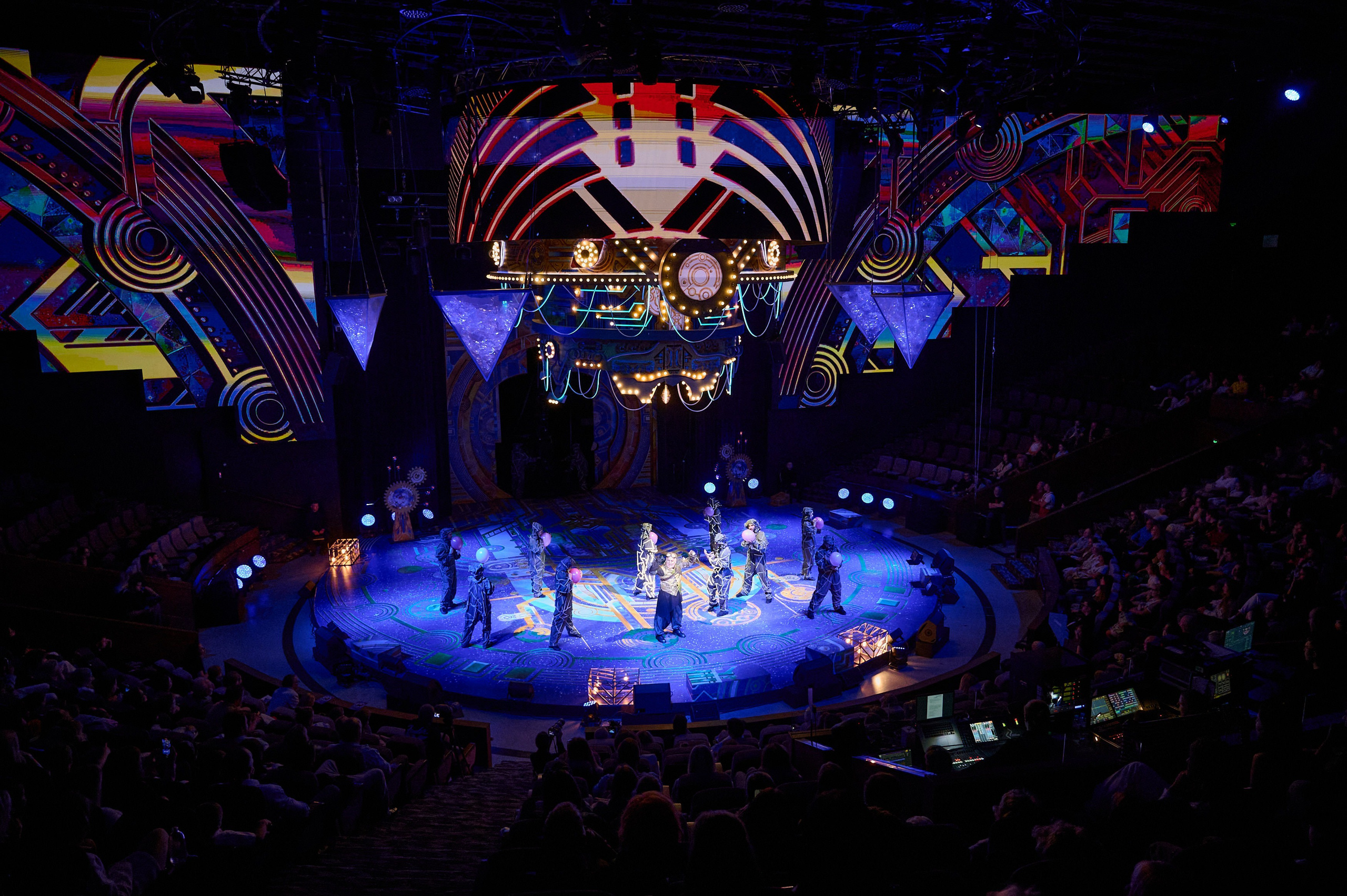 Мечтатели. 2024. Дима Бабушкин. Фотограф. Подиум. Репортаж. Творчество. Дорого