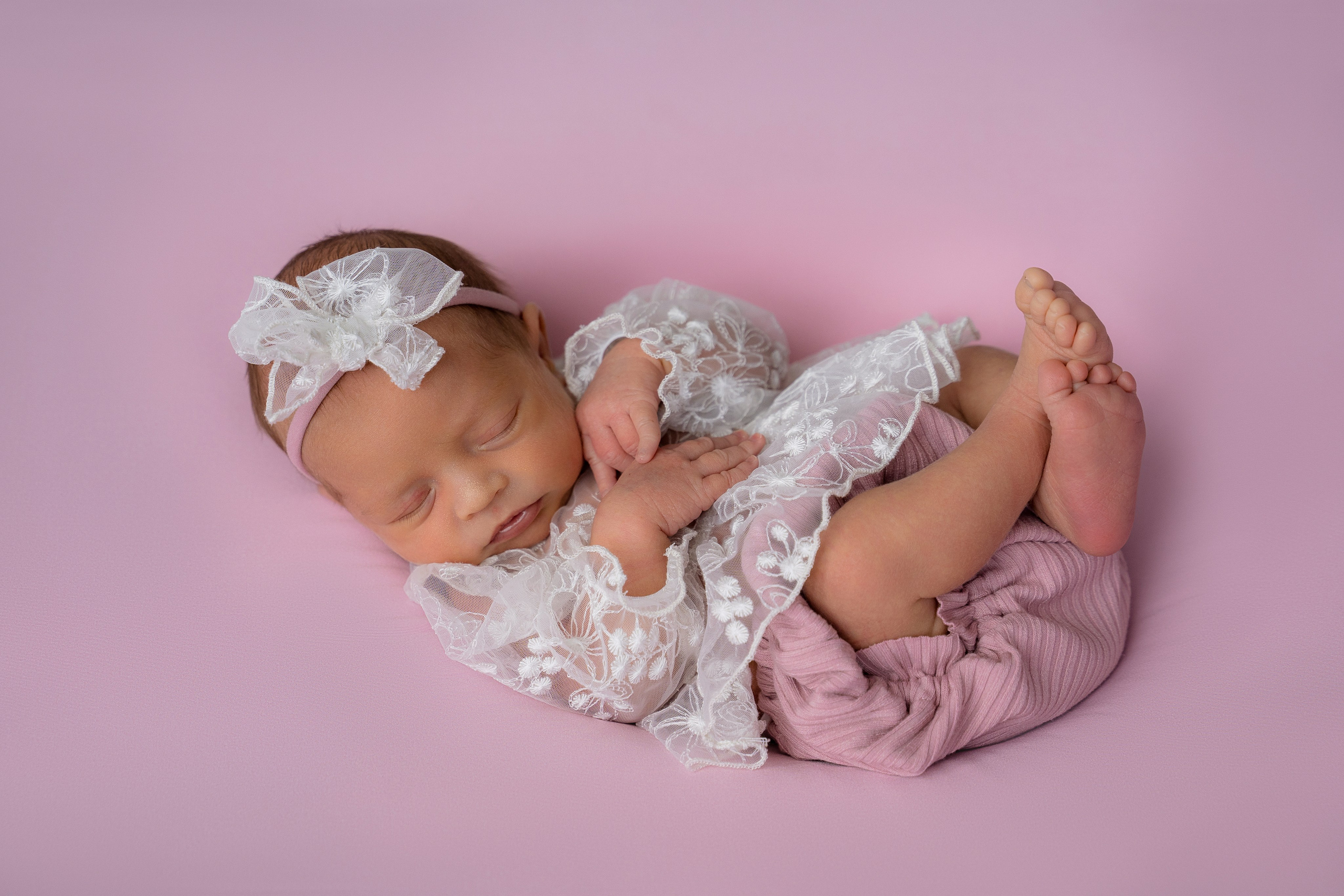 Ньюборн стандарт. Фотостудия Малина в городе Улан-Удэ. Фотограф Ирина Жарникова