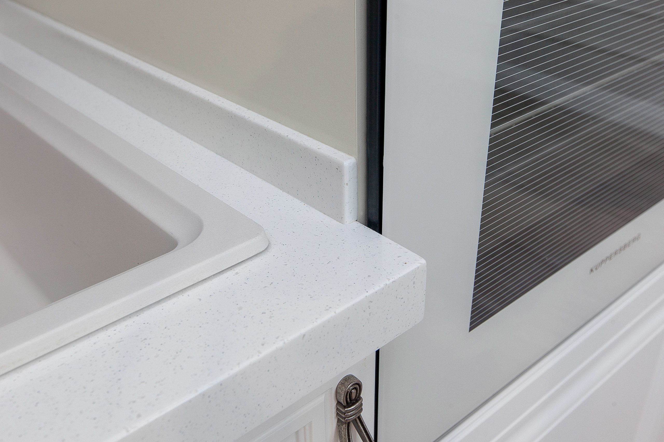 Кухня в Краснодаре на Кубанонабережной улице. Интерьерный фотограф Краснодар: профессионально по доступным ценам