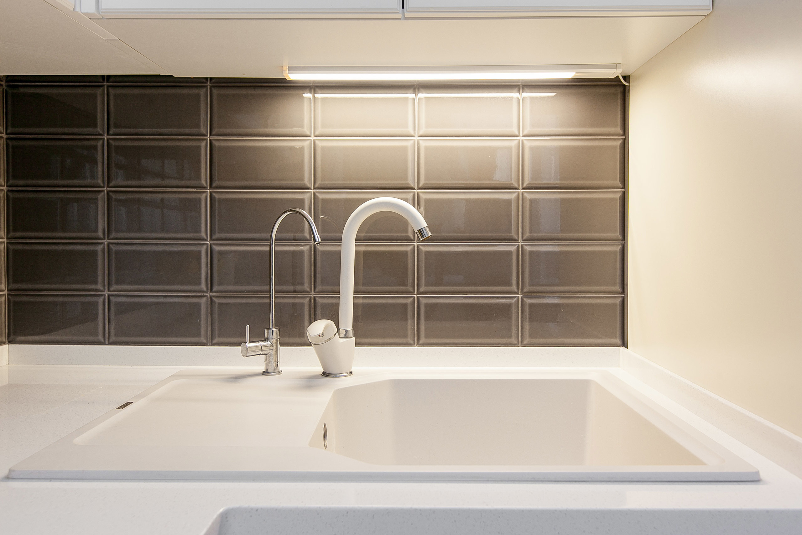 Кухня в Краснодаре на Кубанонабережной улице. Интерьерный фотограф Краснодар: профессионально по доступным ценам