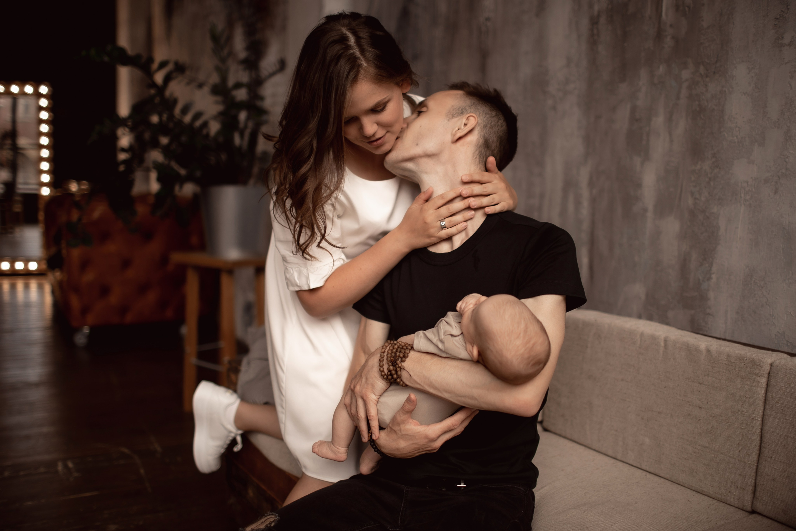 Валерия и Геннадий с крошкой. Семейный фотограф в Москве