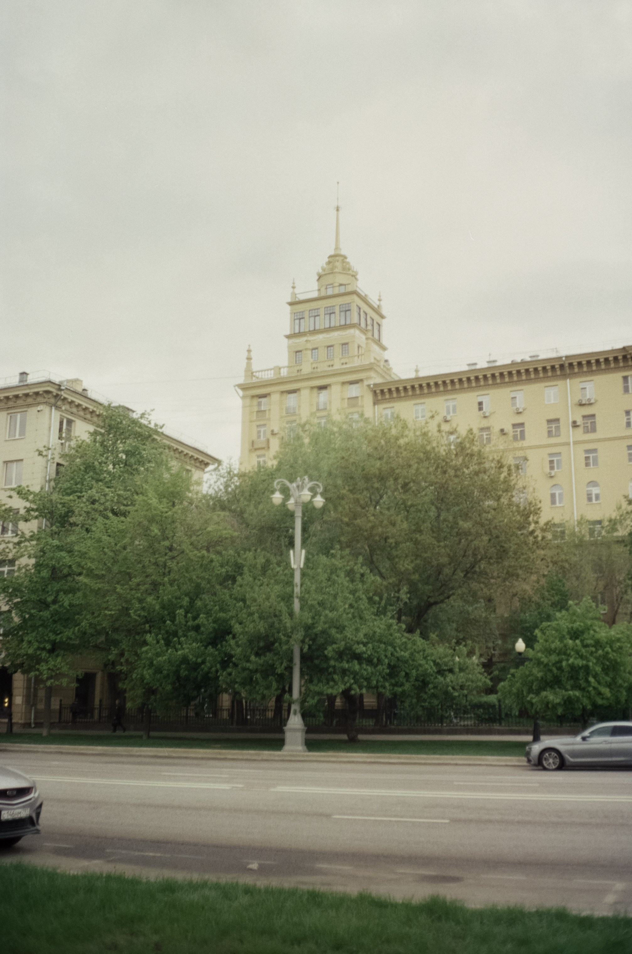 Ricoh FF-1 gray | Perspekriva expired Vision 200D | Фрунзенская набержная 5 мая 2025 года