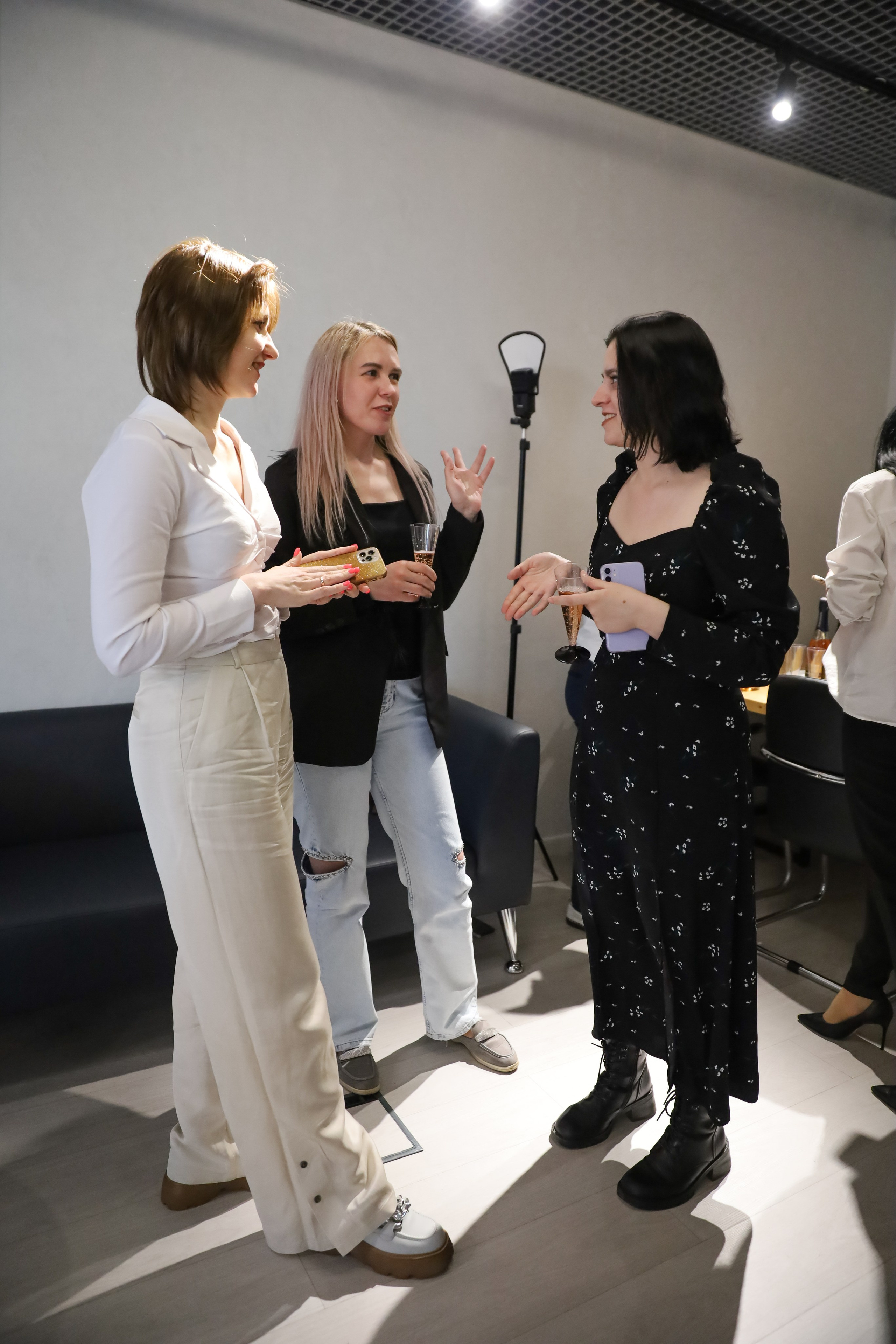 КОНФЕРЕНЦИЯ ВЫПУСКНИКОВ ШКОЛЫ ПРОДЮСИРОВАНИЯ АННЫ НОВИКОВОЙ. Фотограф мероприятий Ирина Каширина