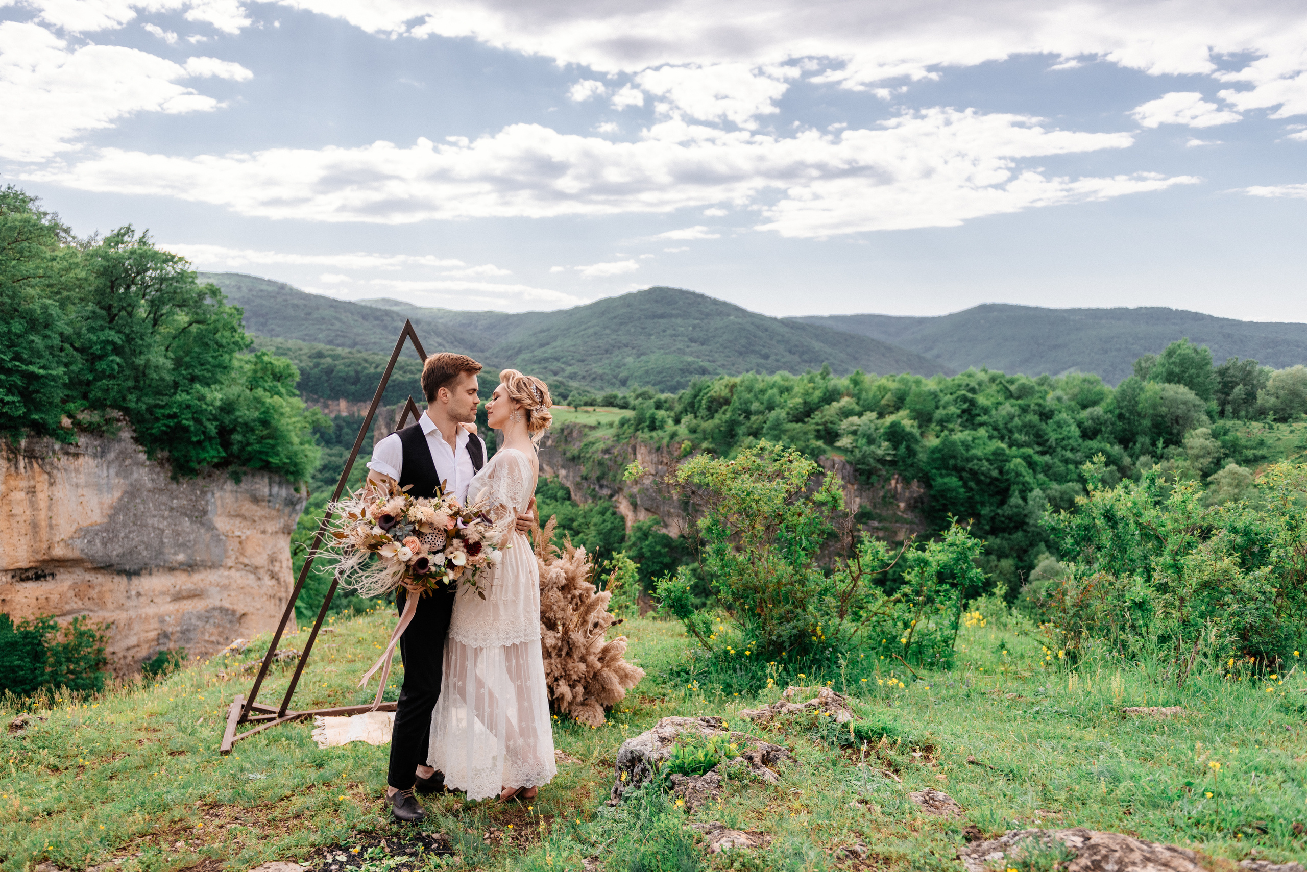 Свадебная фотосессия в стиле Бохо в Лагонаки. Fedor Lemeshko — Destination Wedding and Family Lifestyle photographer
