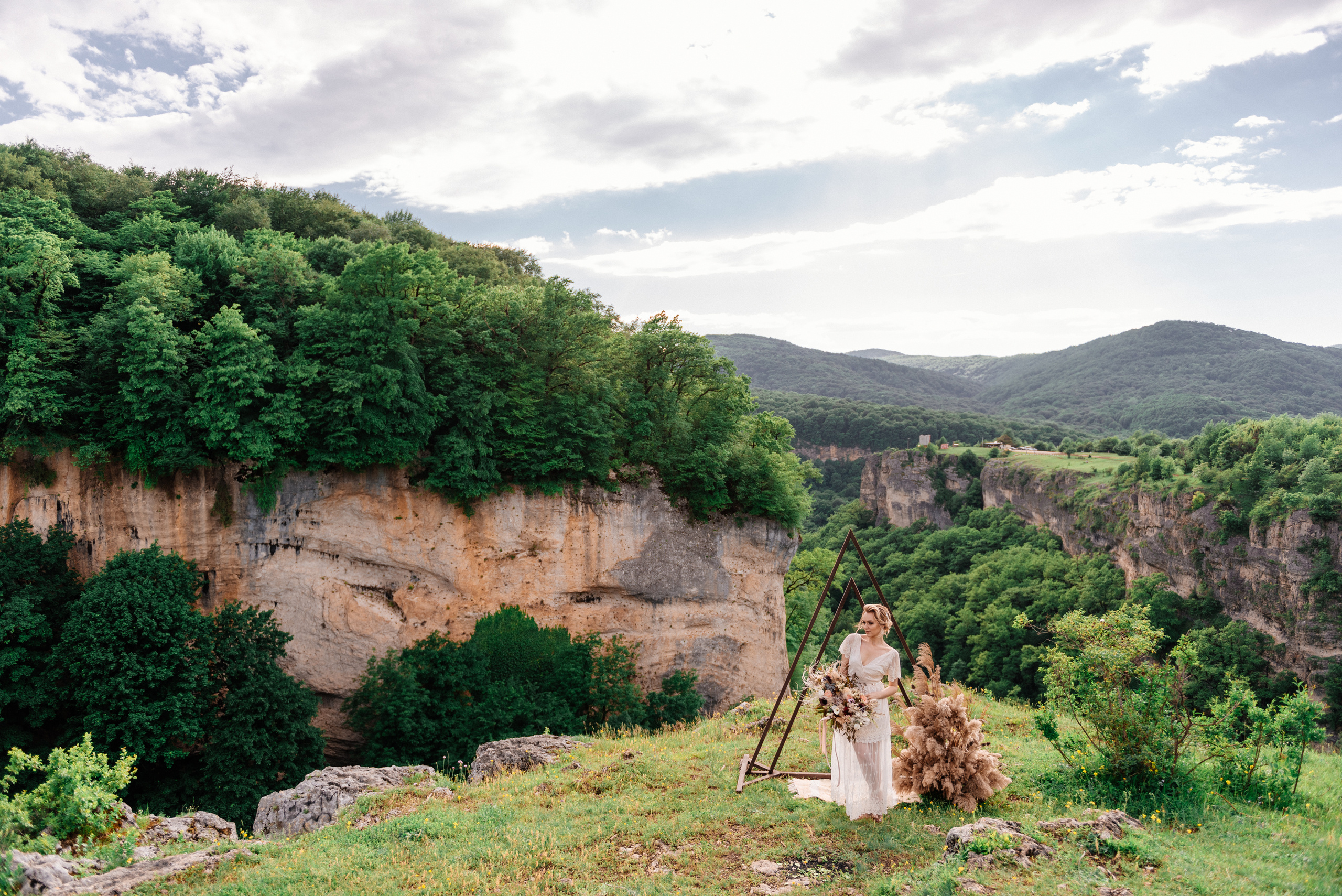 Свадебная фотосессия в стиле Бохо в Лагонаки. Fedor Lemeshko — Destination Wedding and Family Lifestyle photographer