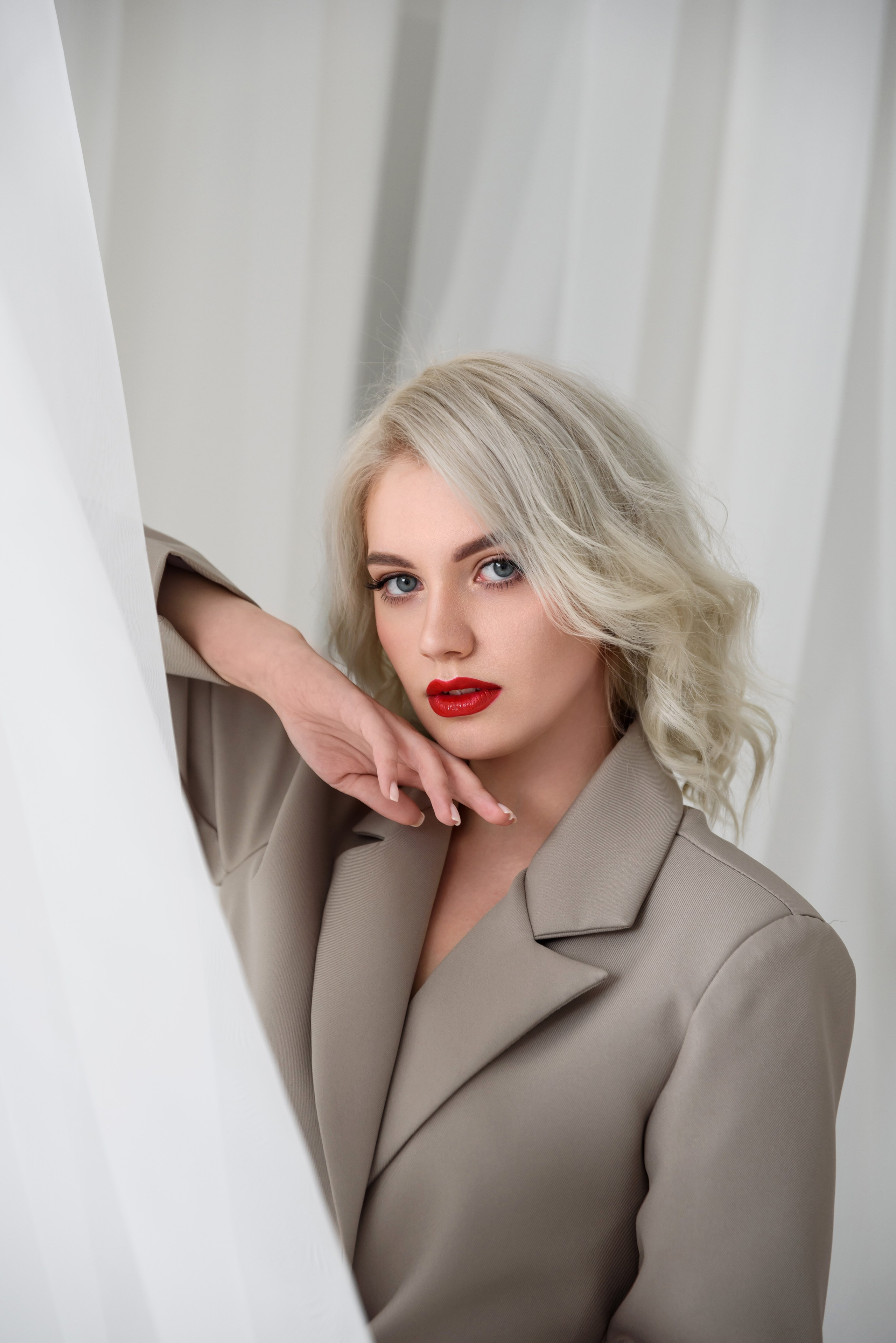 портрет блондинки в фотостудии томск