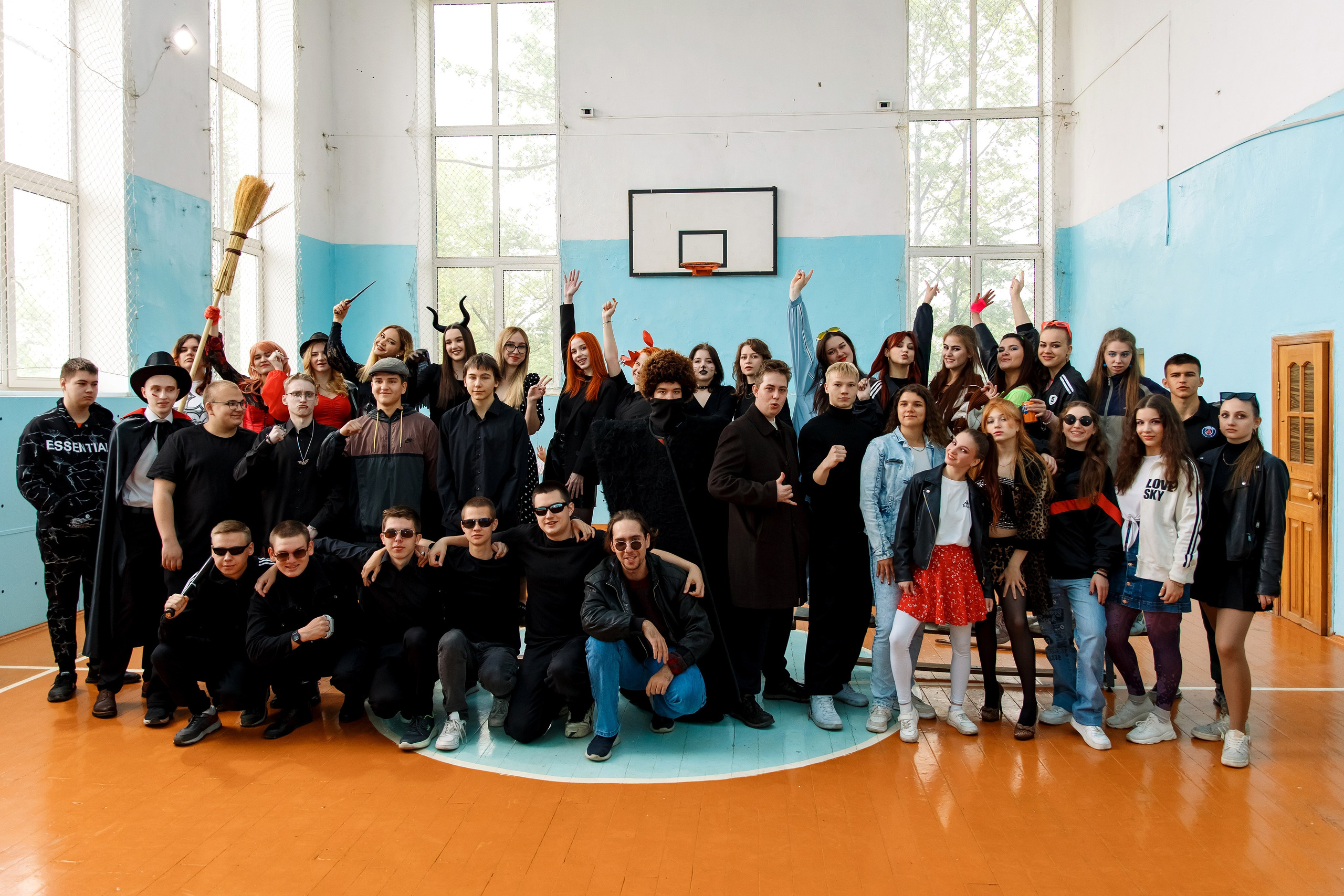 11 класс день не послушания в школе. Фотограф Любовь Корниенко, Примоский край